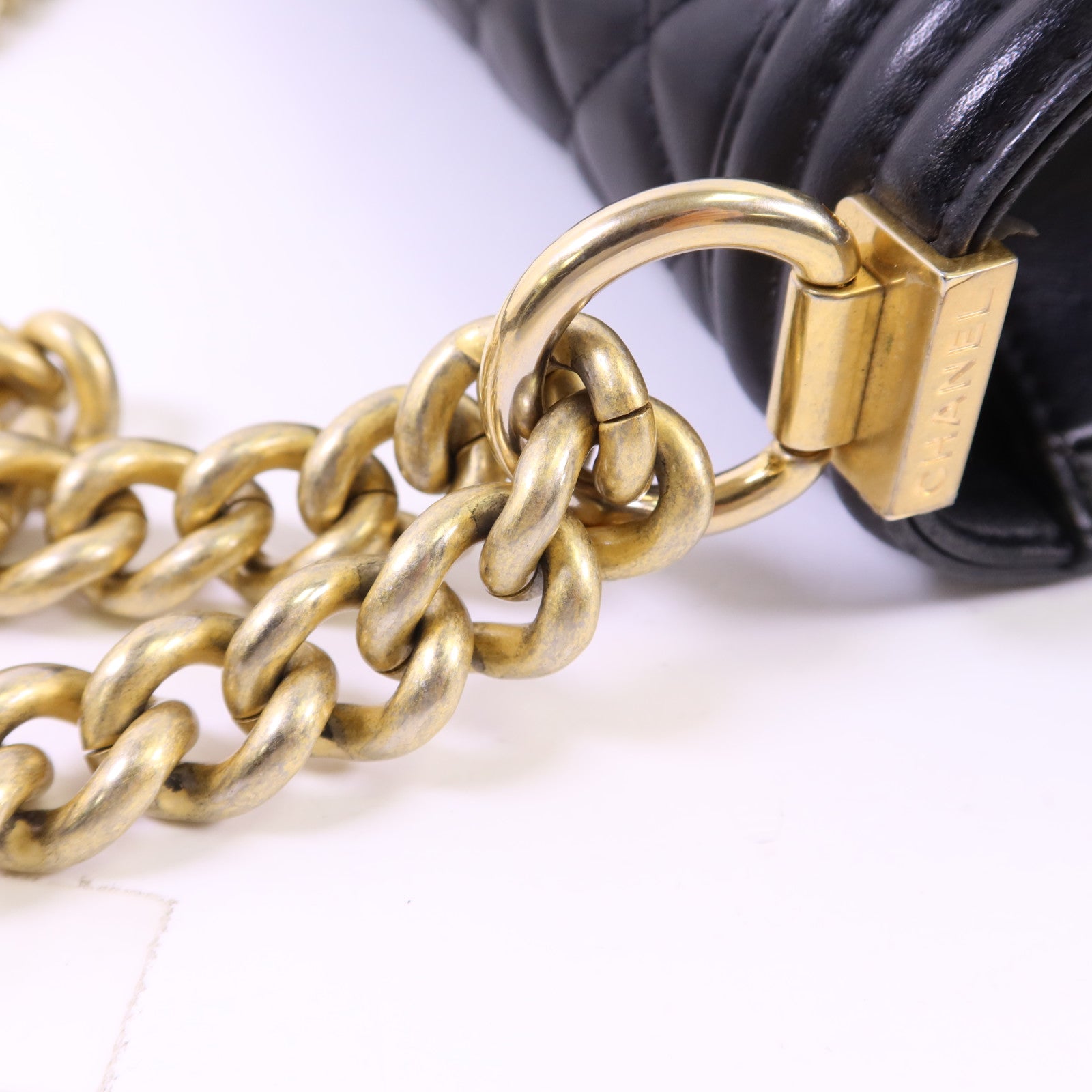 CHANEL 羊皮皮革Boy 25金扣鏈帶肩背袋