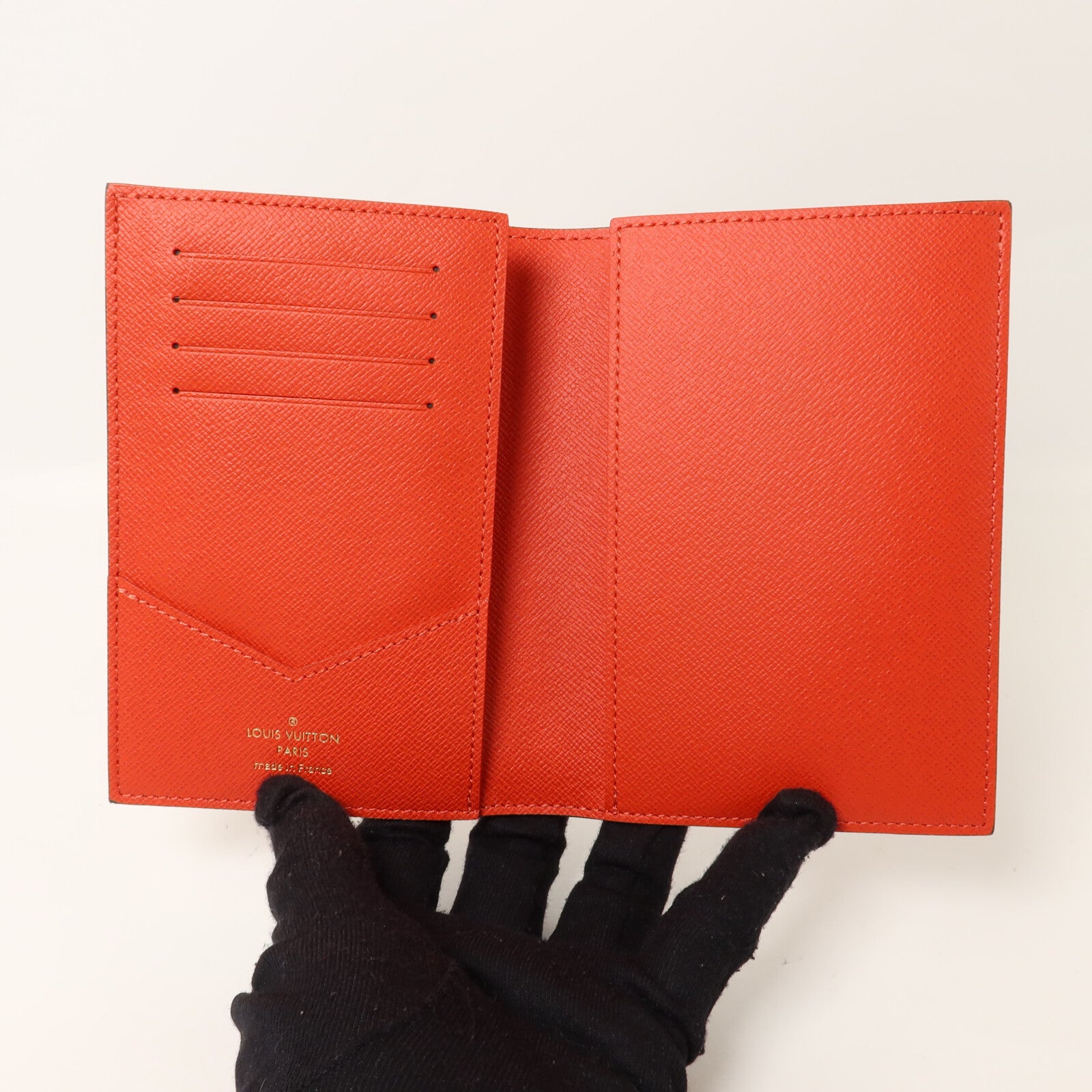 LOUIS VUITTON Monogram Passport Case護照套