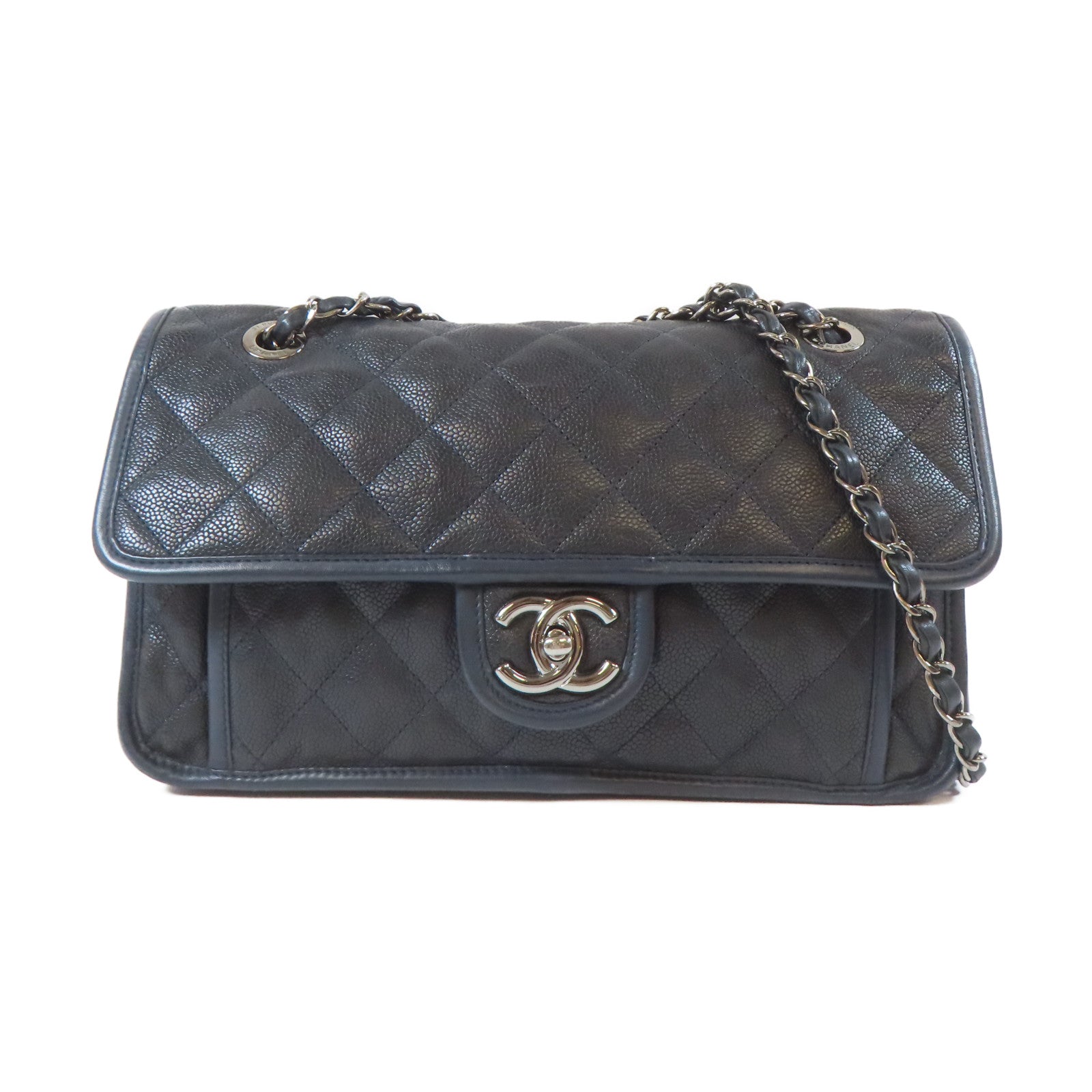 CHANEL 菱格Caviar皮革French Riviera Flap銀扣鏈帶肩背袋深藍色