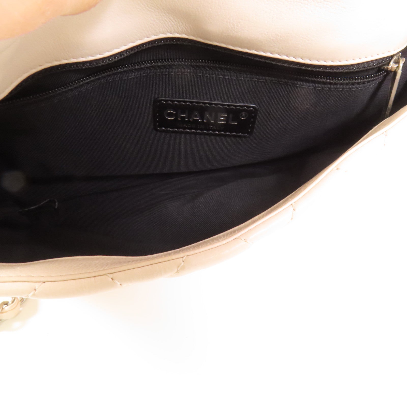 CHANEL 牛皮皮革Chain Shoulder銀扣肩背袋