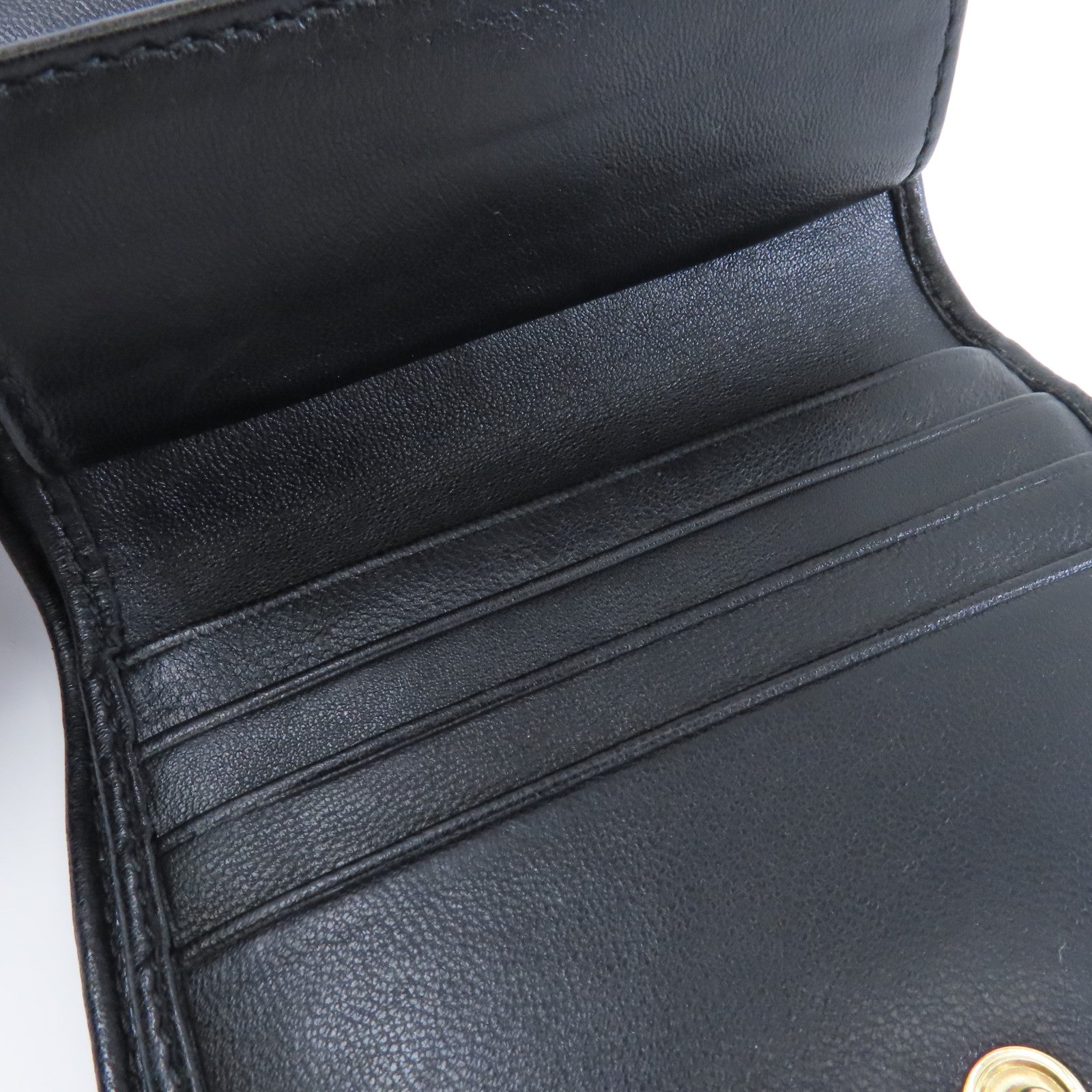 Miu Miu 羊皮皮革Matelasse Wallet金扣錢包黑色