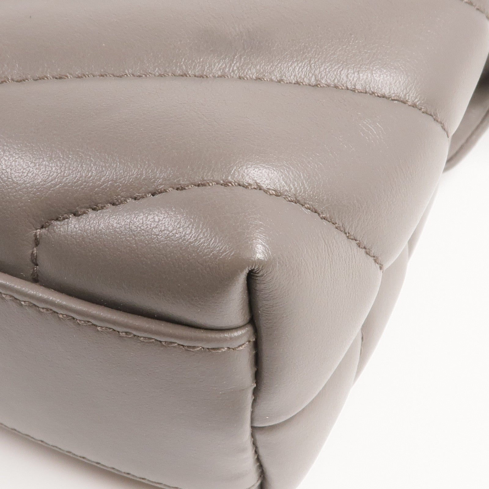 SAINT LAURENT 牛皮皮革Loulou Toy Taupe銀扣肩背袋