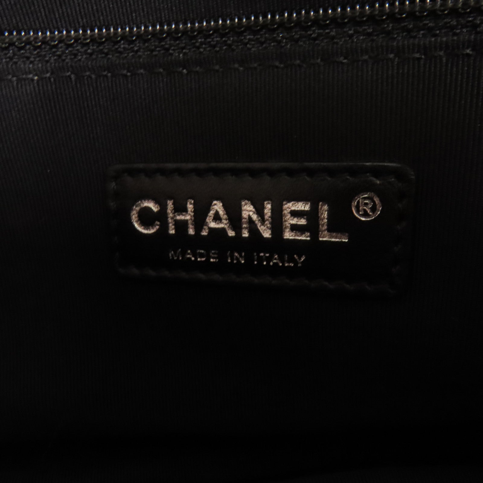 CHANEL 牛皮皮革Chain Shoulder銀扣肩背袋