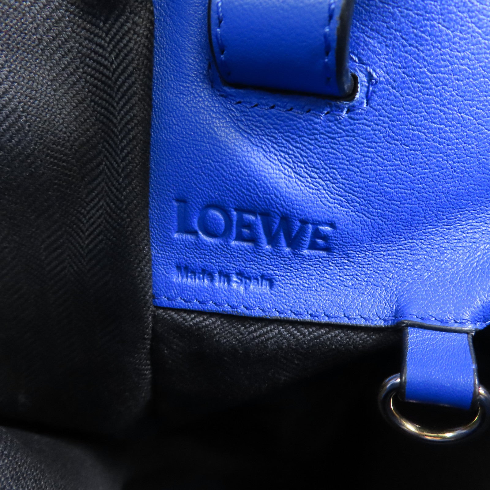 LOEWE 牛皮皮革Hammock Medium金扣手挽肩背兩用袋