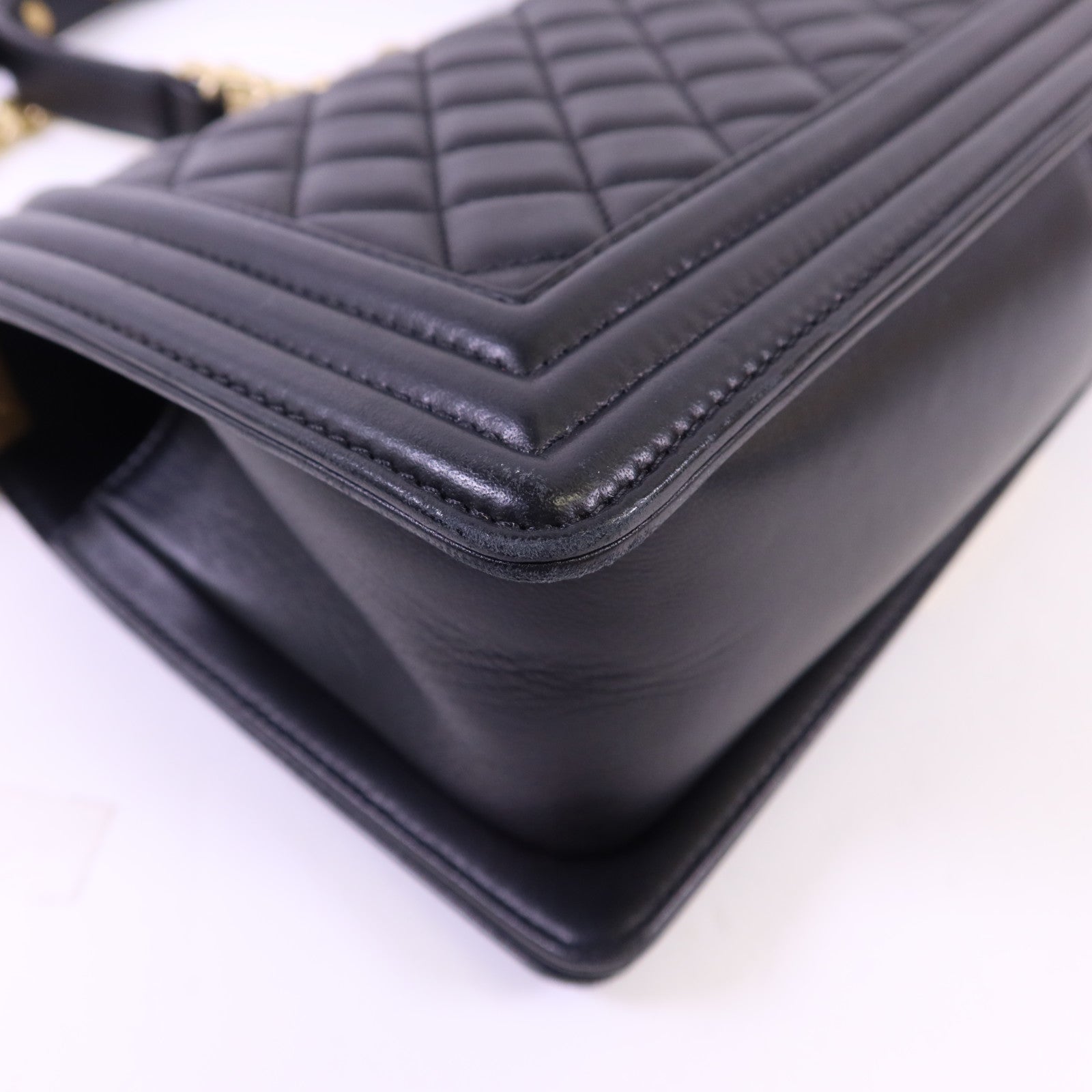 CHANEL 羊皮皮革Boy 25金扣鏈帶肩背袋