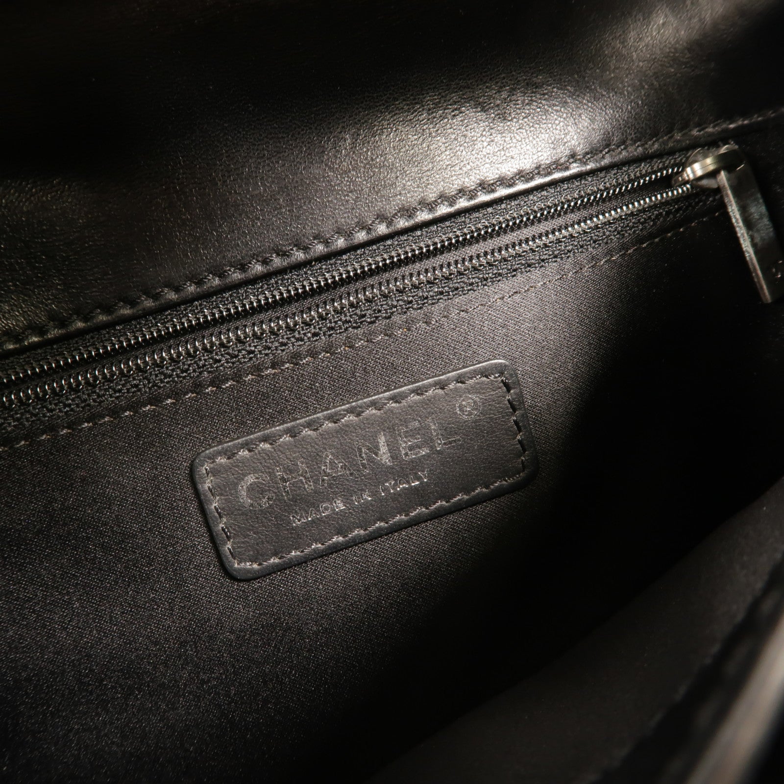 CHANEL 羊皮皮革Citizen Zip Flap肩背袋