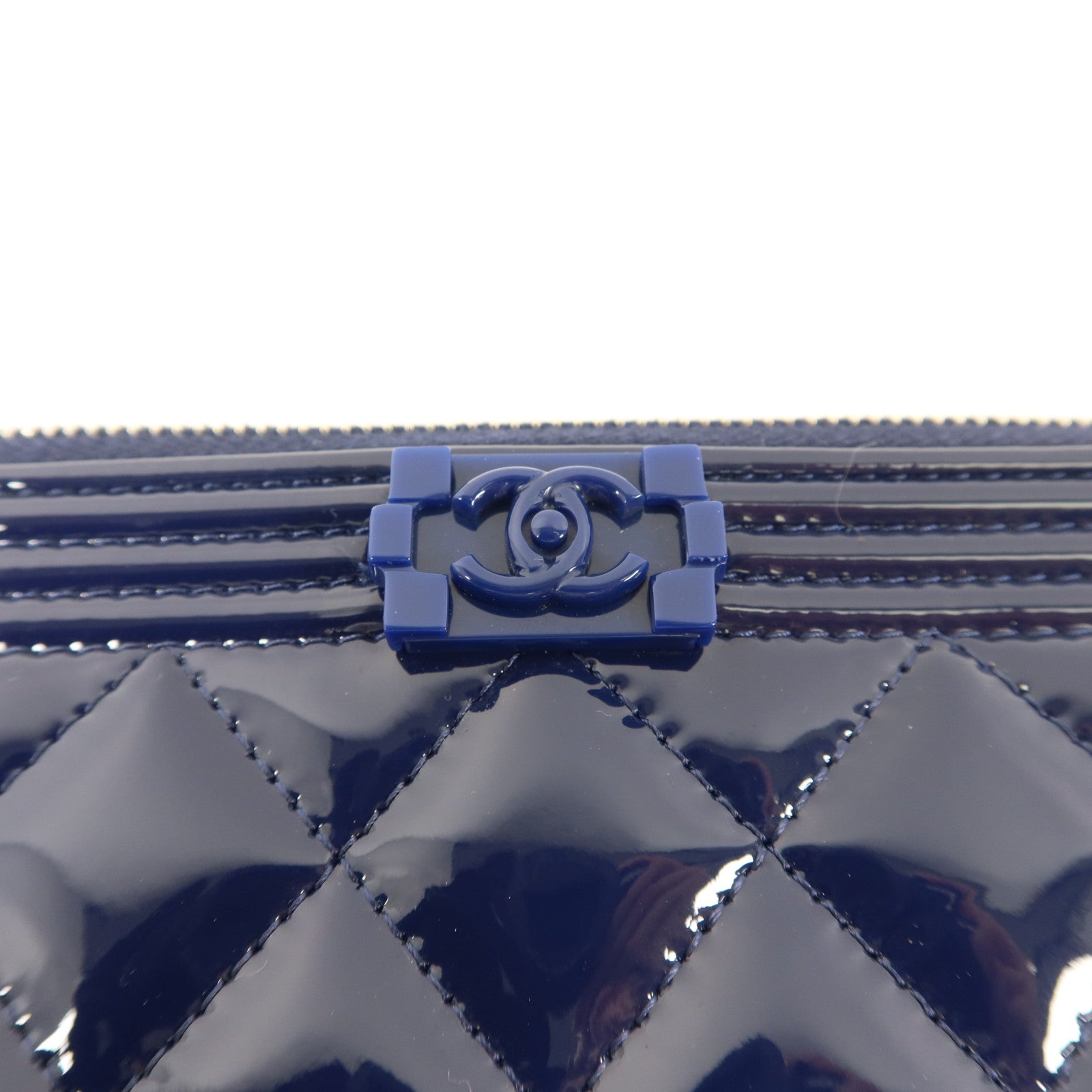 CHANEL 漆皮皮革Pouch銀扣小袋
