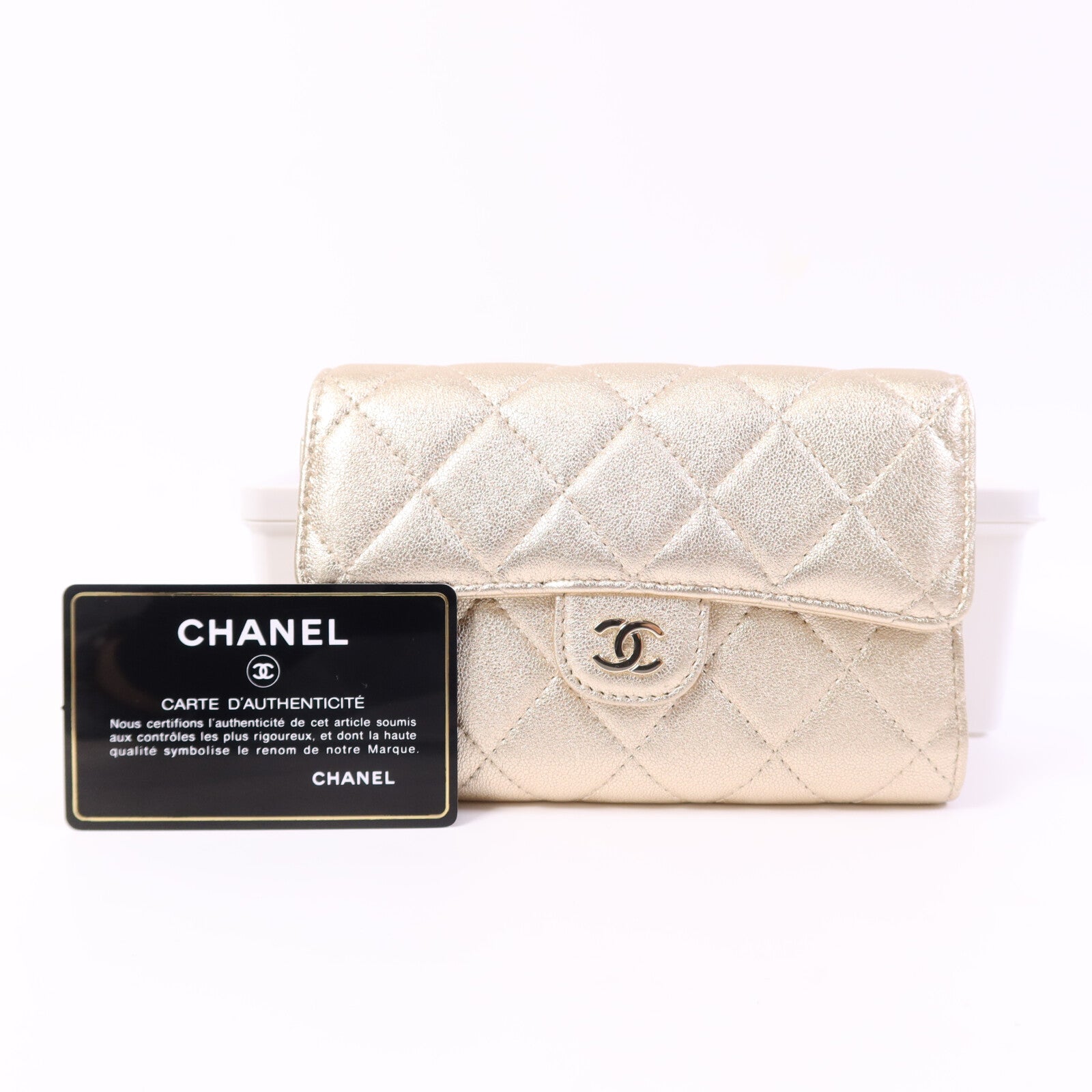 CHANEL 羊皮皮革Wallet金扣錢包