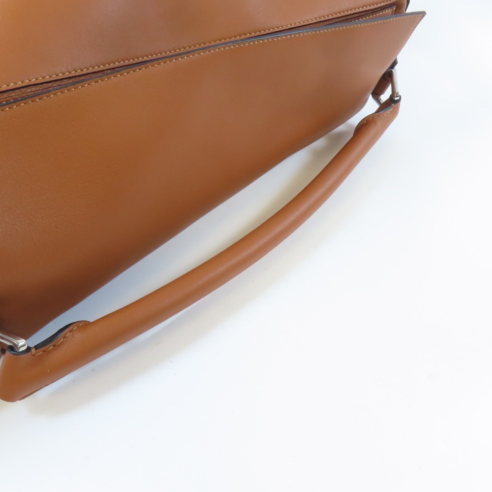 LOEWE 牛皮皮革Puzzle Large銀扣手挽肩背兩用袋啡色