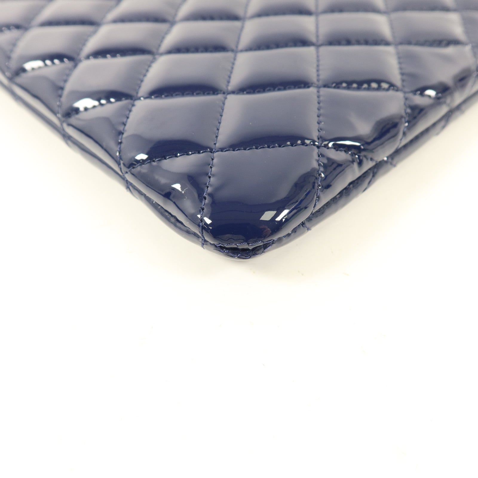 CHANEL 漆皮皮革Pouch銀扣小袋