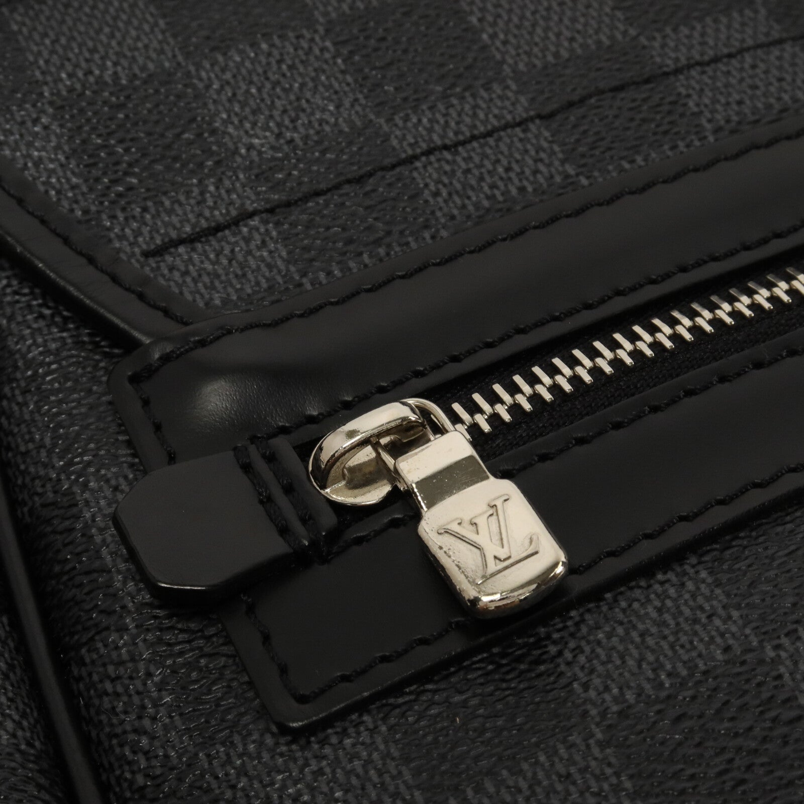 LOUIS VUITTON Damier Graphite Daniel GM肩背袋