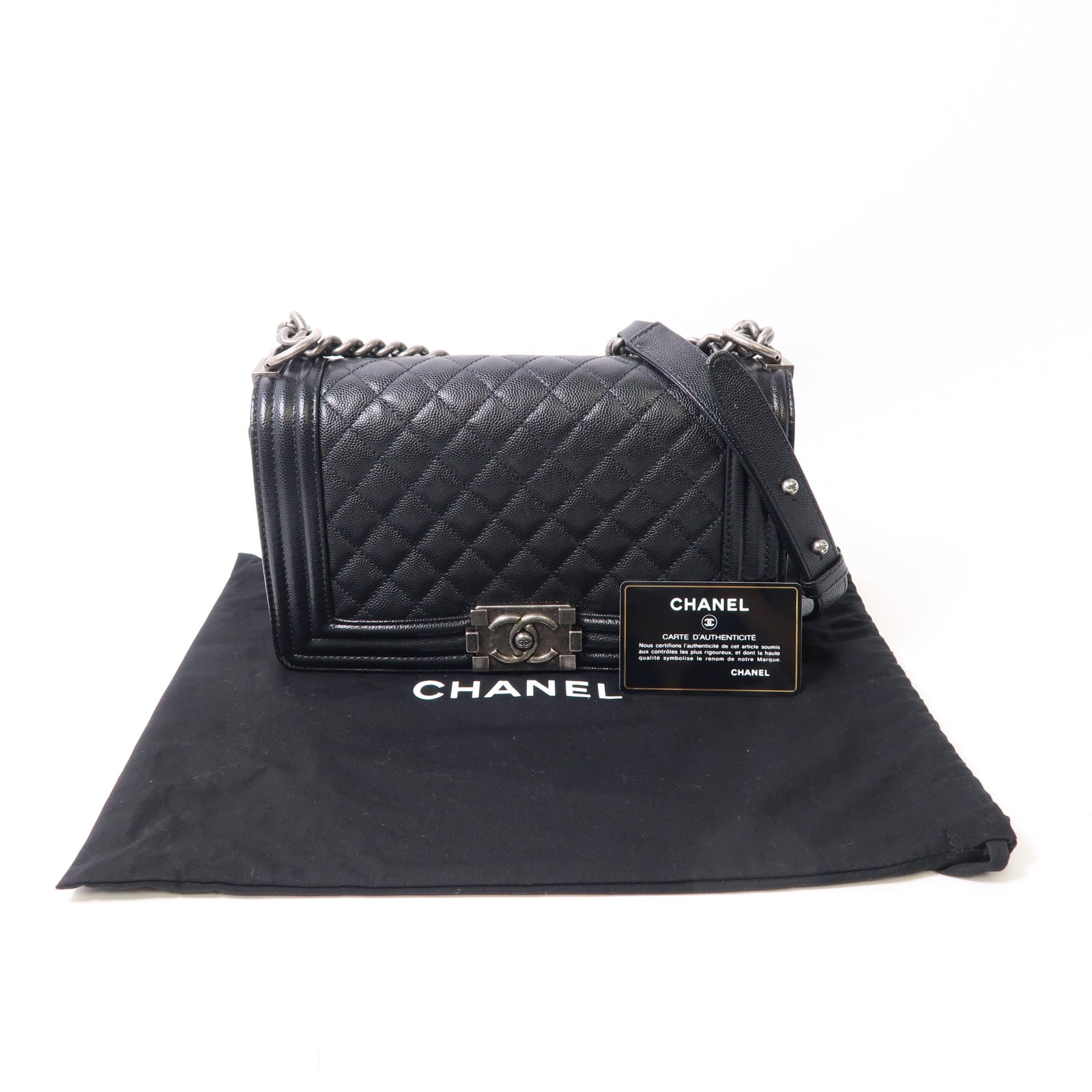 CHANEL 菱格牛皮皮革Boy銀扣肩背袋黑色