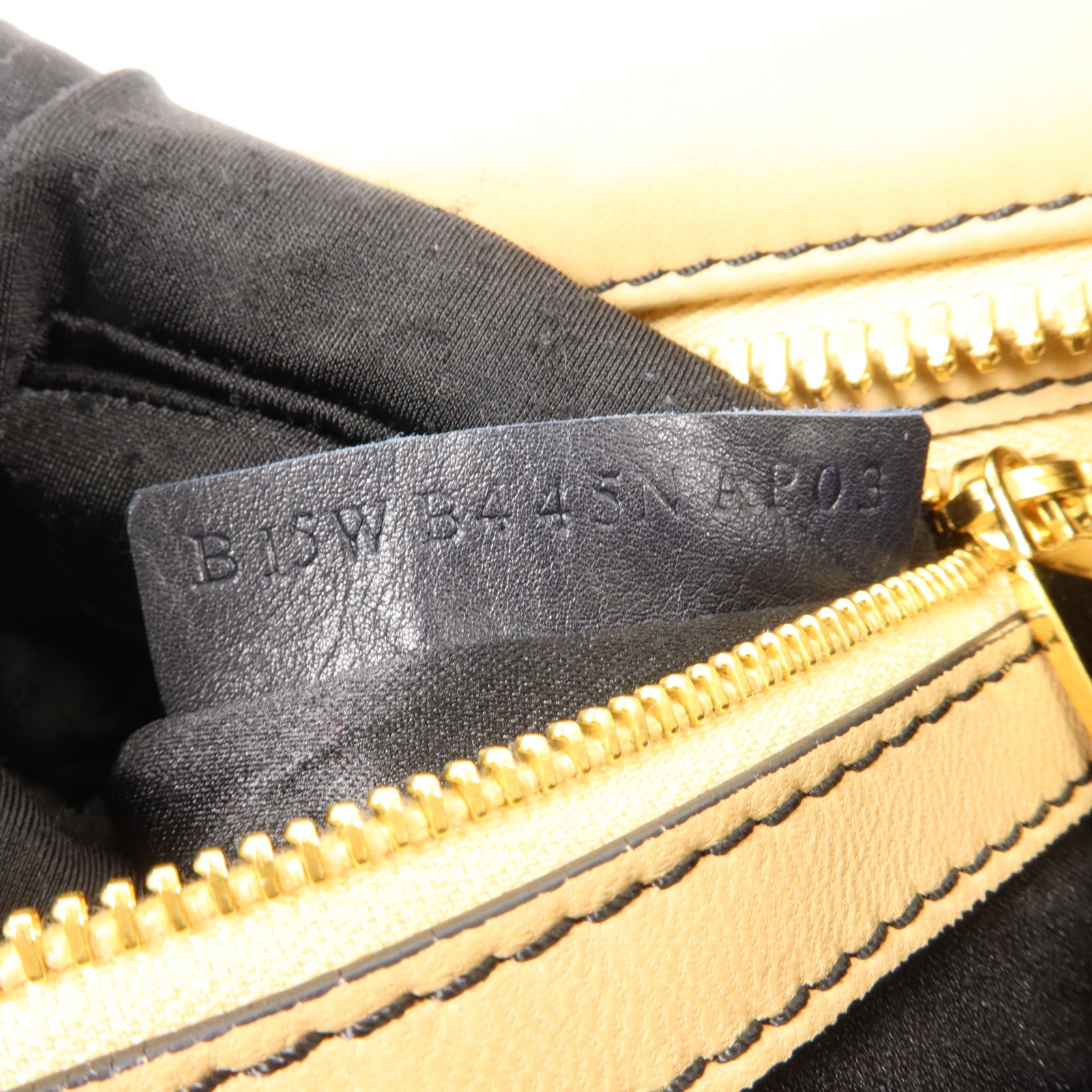Valentino 牛皮皮革Pouch手拿包