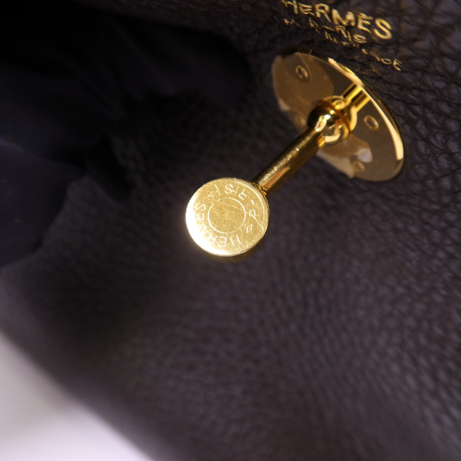 HERMES Clemence皮革Lindy 26金扣手挽肩背兩用袋Ebene