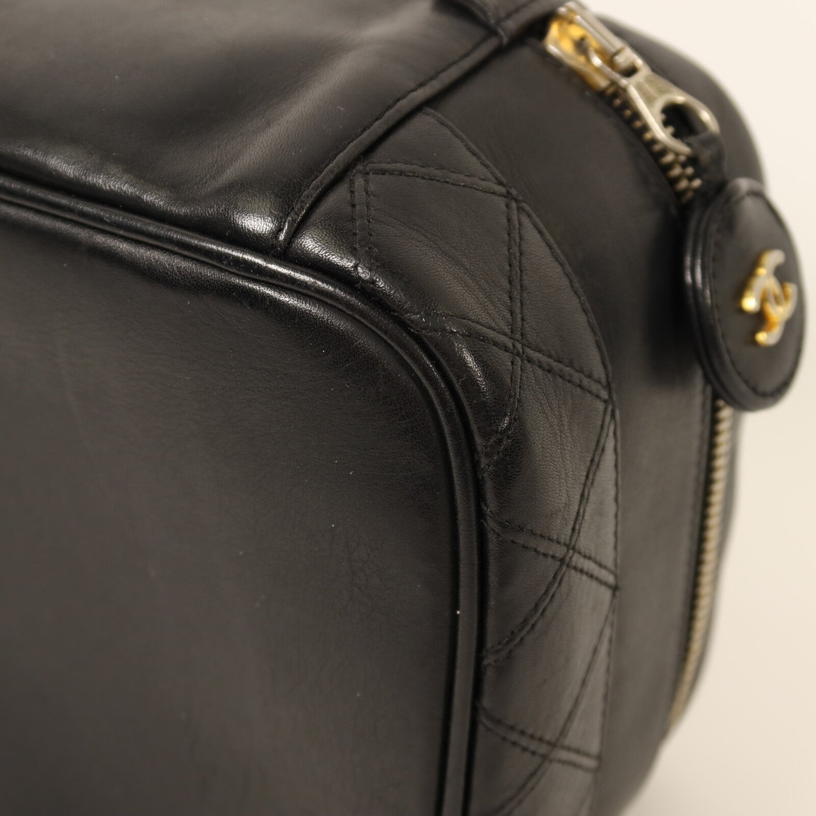 CHANEL 牛皮皮革Vintage Vanity Case金扣手挽袋