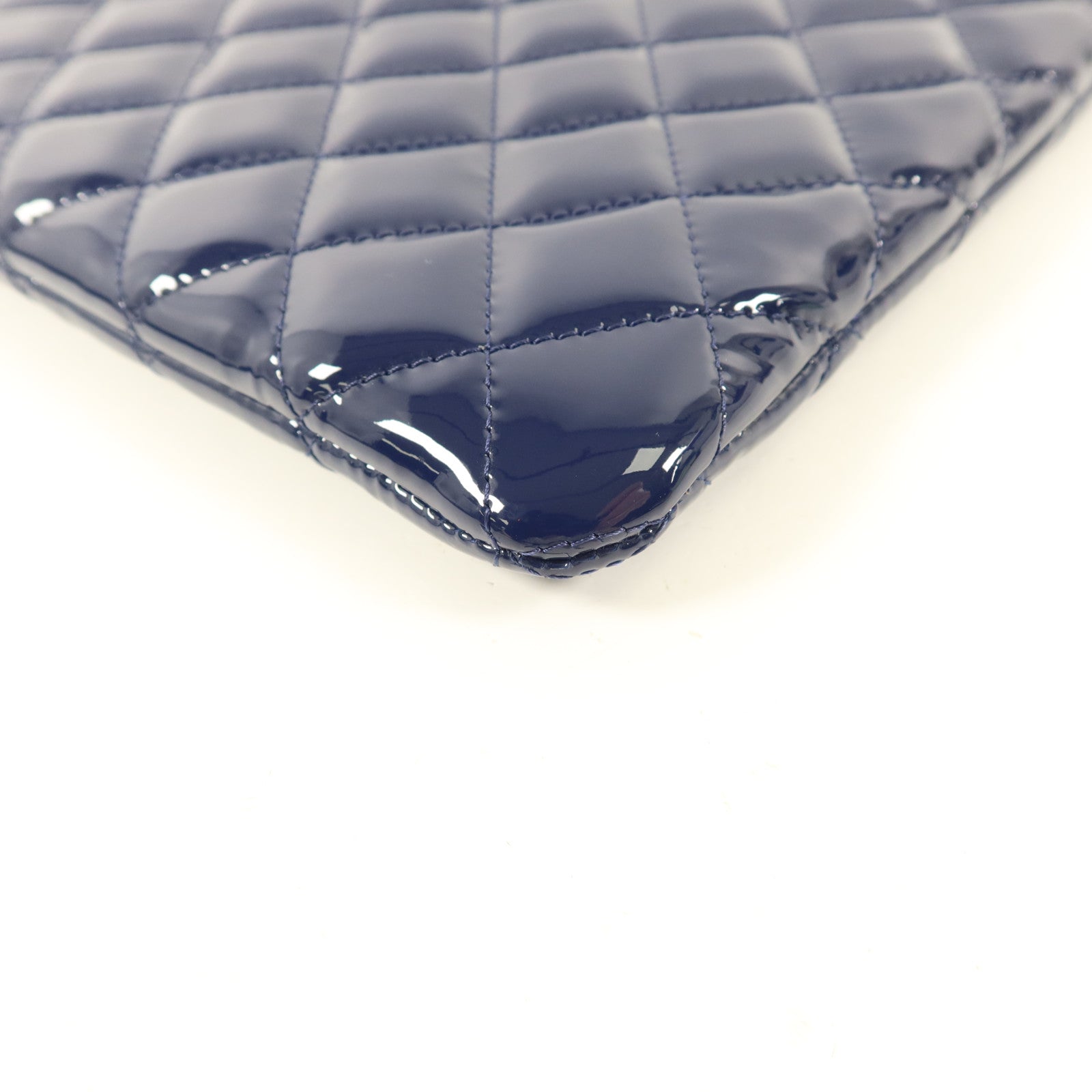 CHANEL 漆皮皮革Pouch銀扣小袋