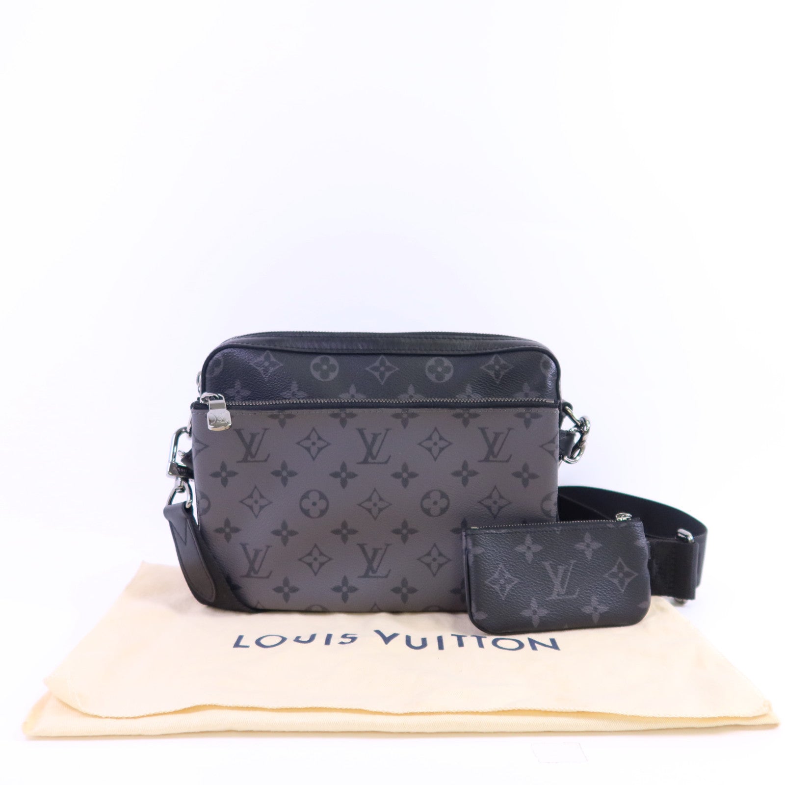 LOUIS VUITTON Monogram Eclipse Reverse Trio Messenger銀扣肩背袋灰色
