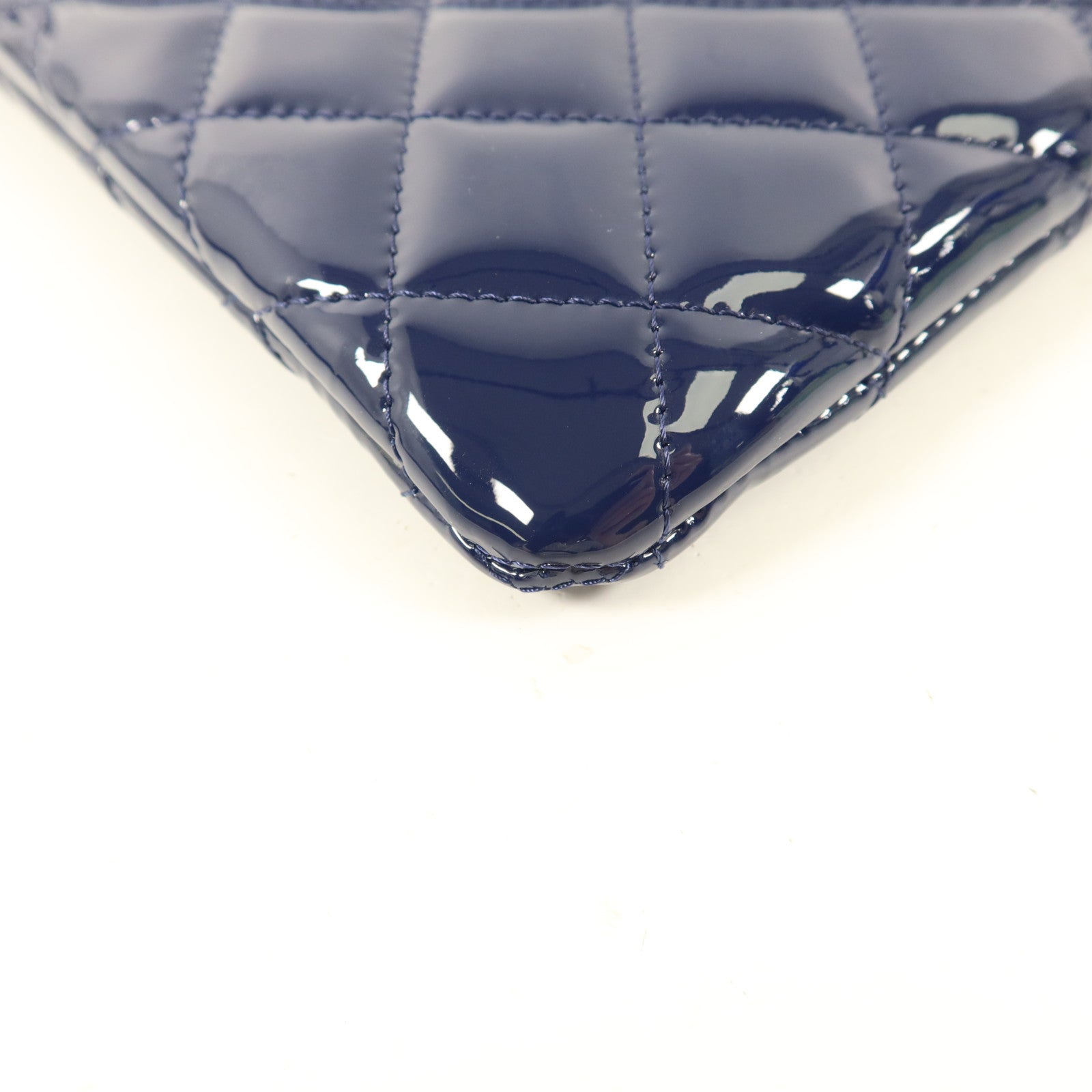 CHANEL 漆皮皮革Pouch銀扣小袋