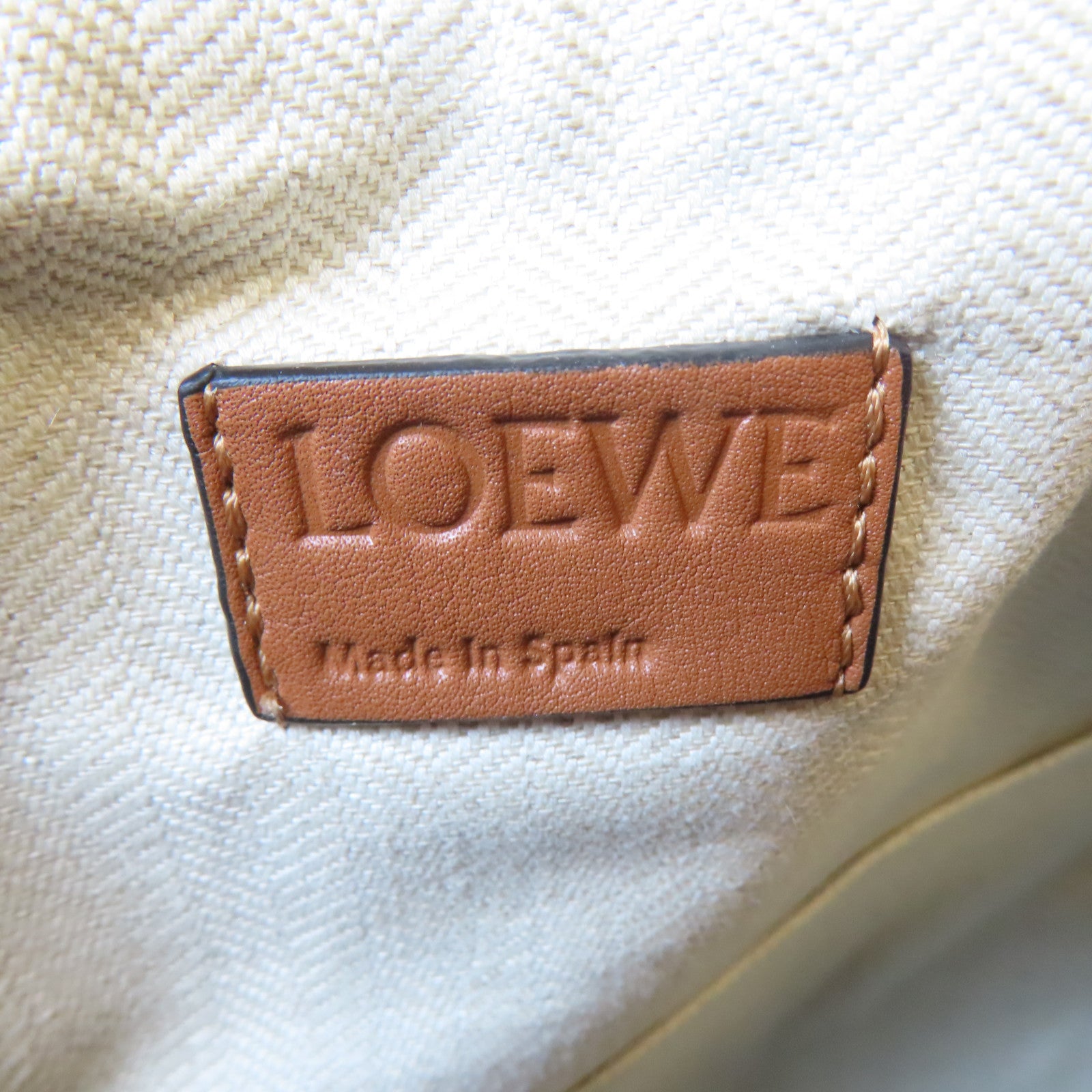 LOEWE 牛皮皮革Puzzle Large銀扣手挽肩背兩用袋啡色