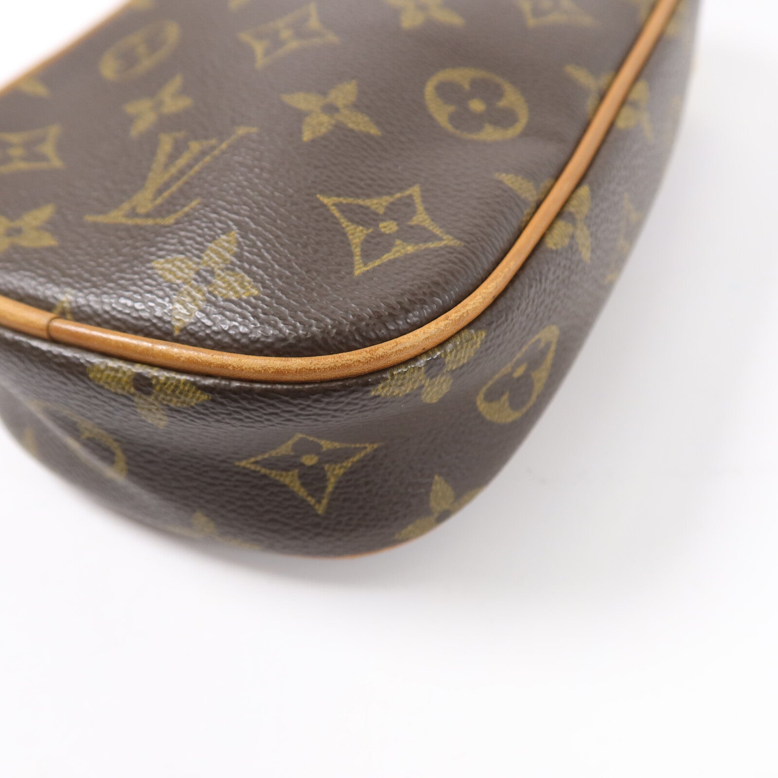 LOUIS VUITTON Monogram Pochette Gange金扣肩背袋