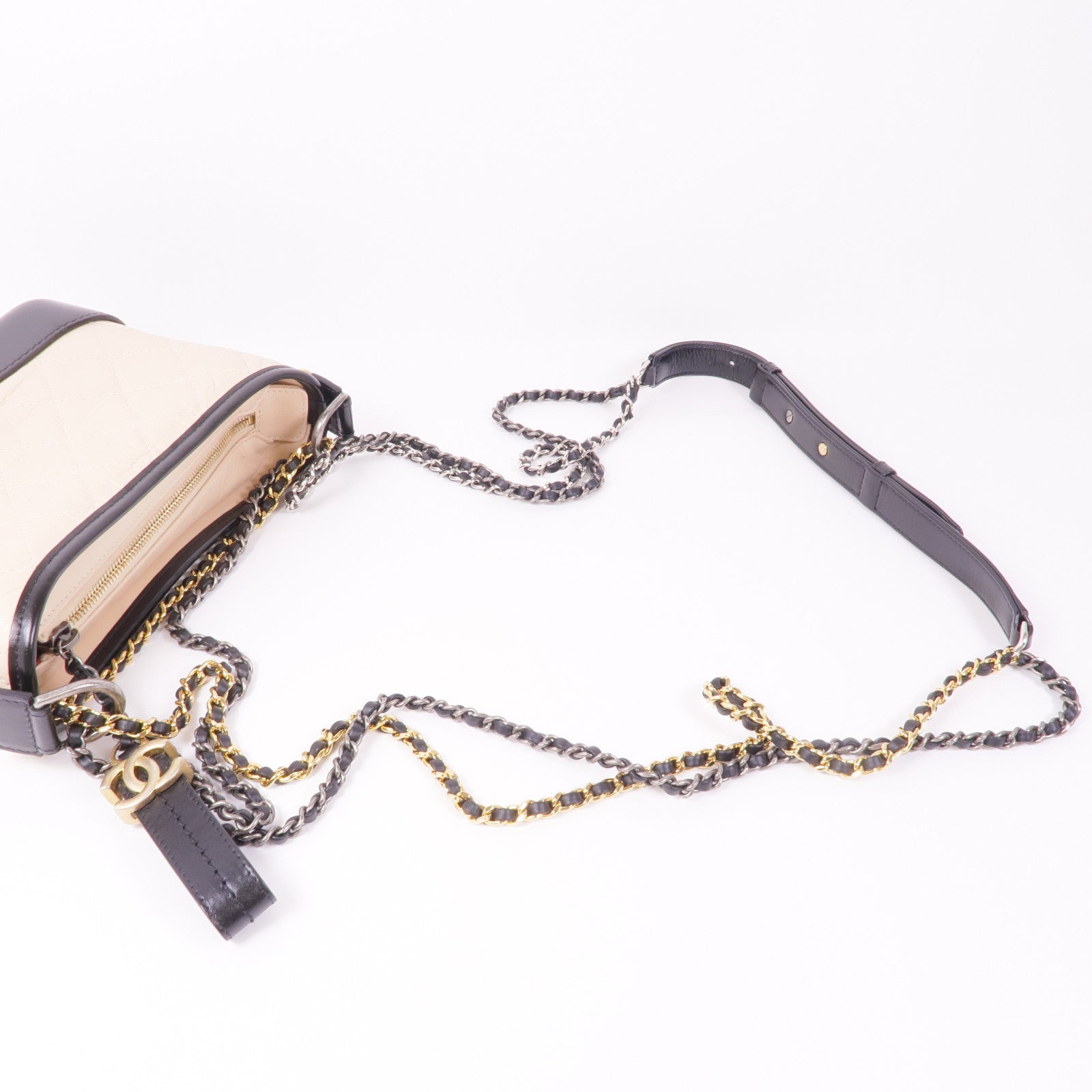 CHANEL 牛皮皮革Gabrielle Smal鏈帶肩背袋