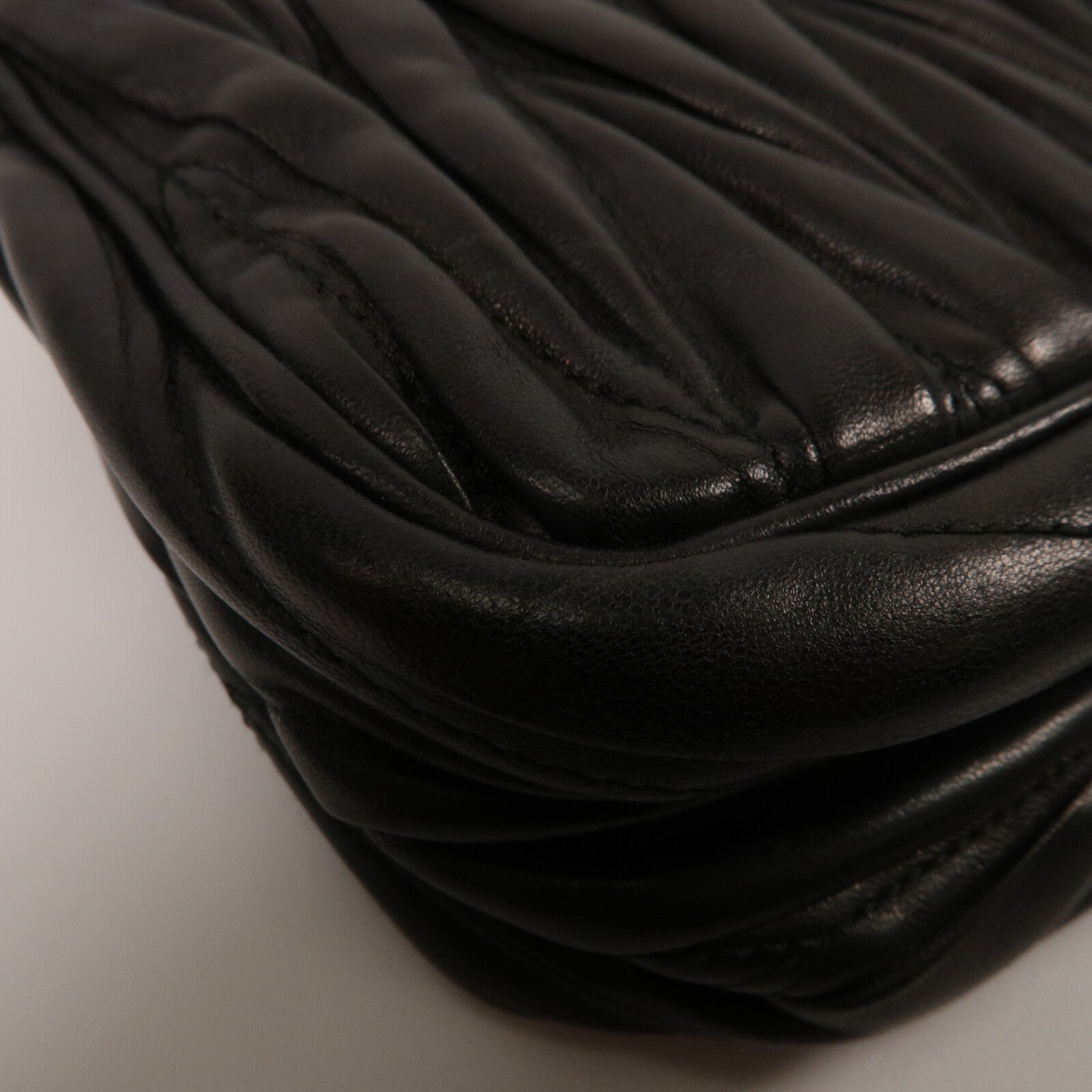 Miu Miu 牛皮皮革Shoulder Bag肩背袋