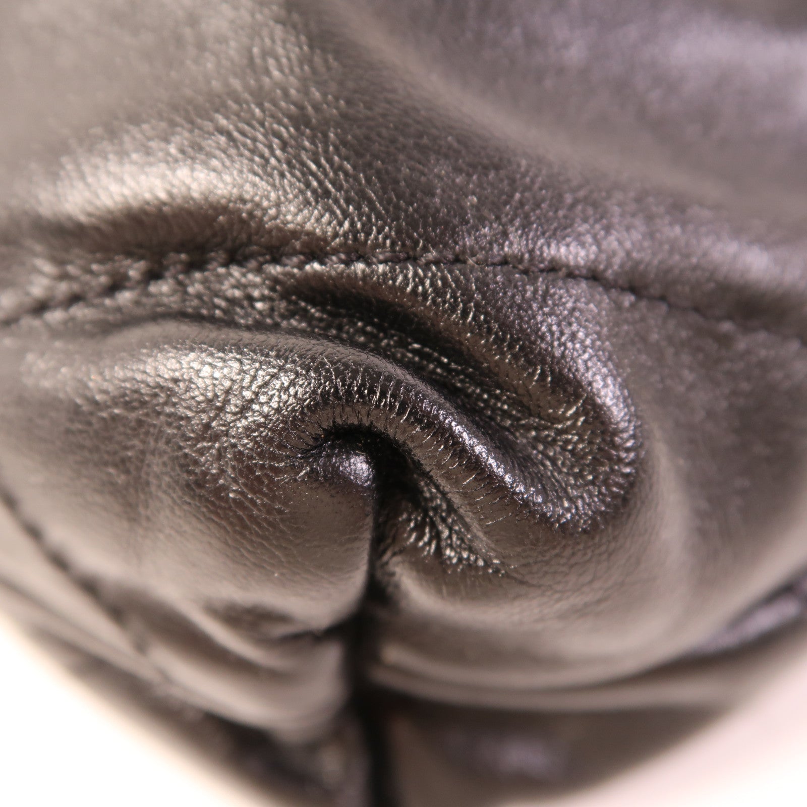 CHANEL 牛皮皮革Chanel 22 Mini金扣鏈帶手挽肩背兩用袋