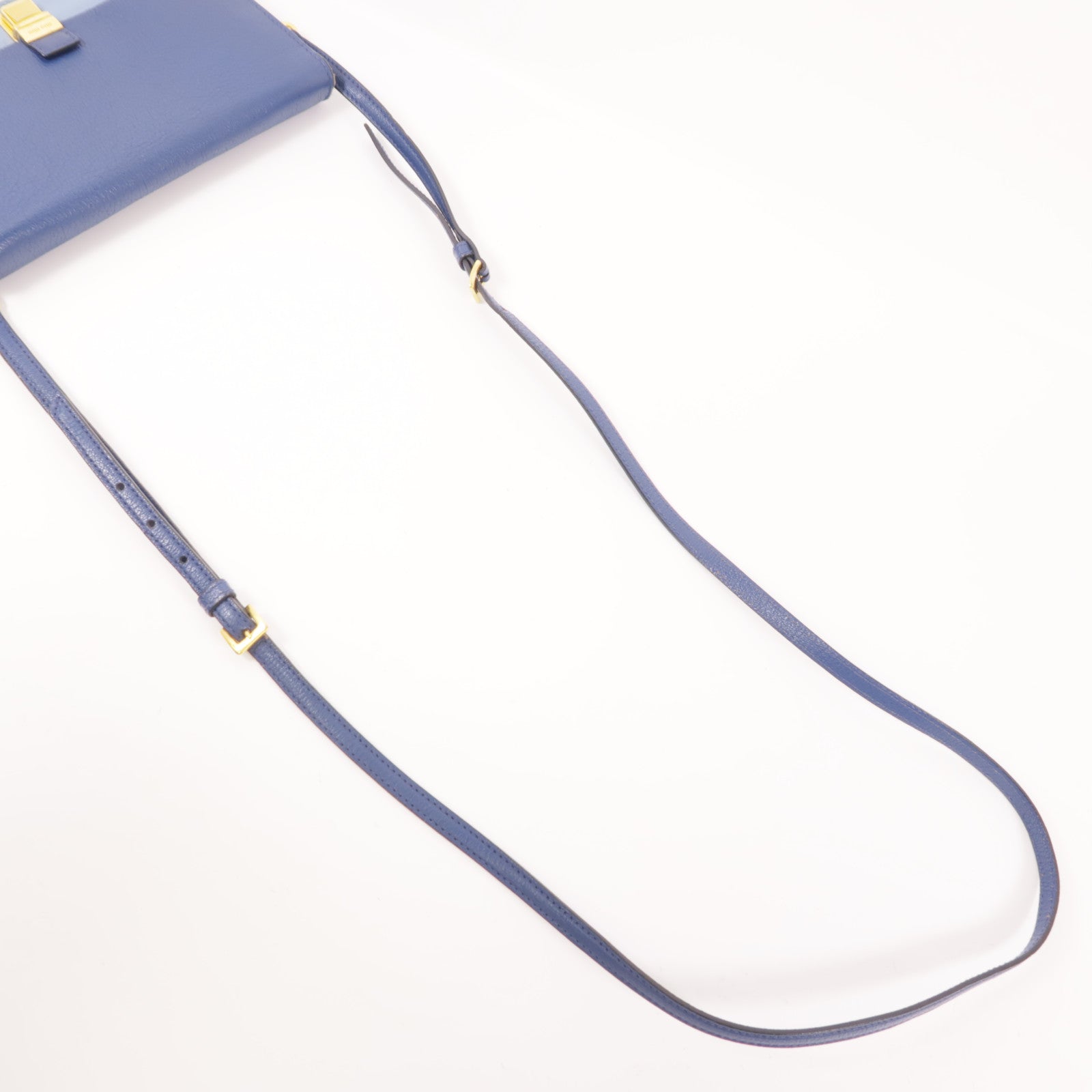 Miu Miu 牛皮皮革Shoulder Bag金扣肩背袋