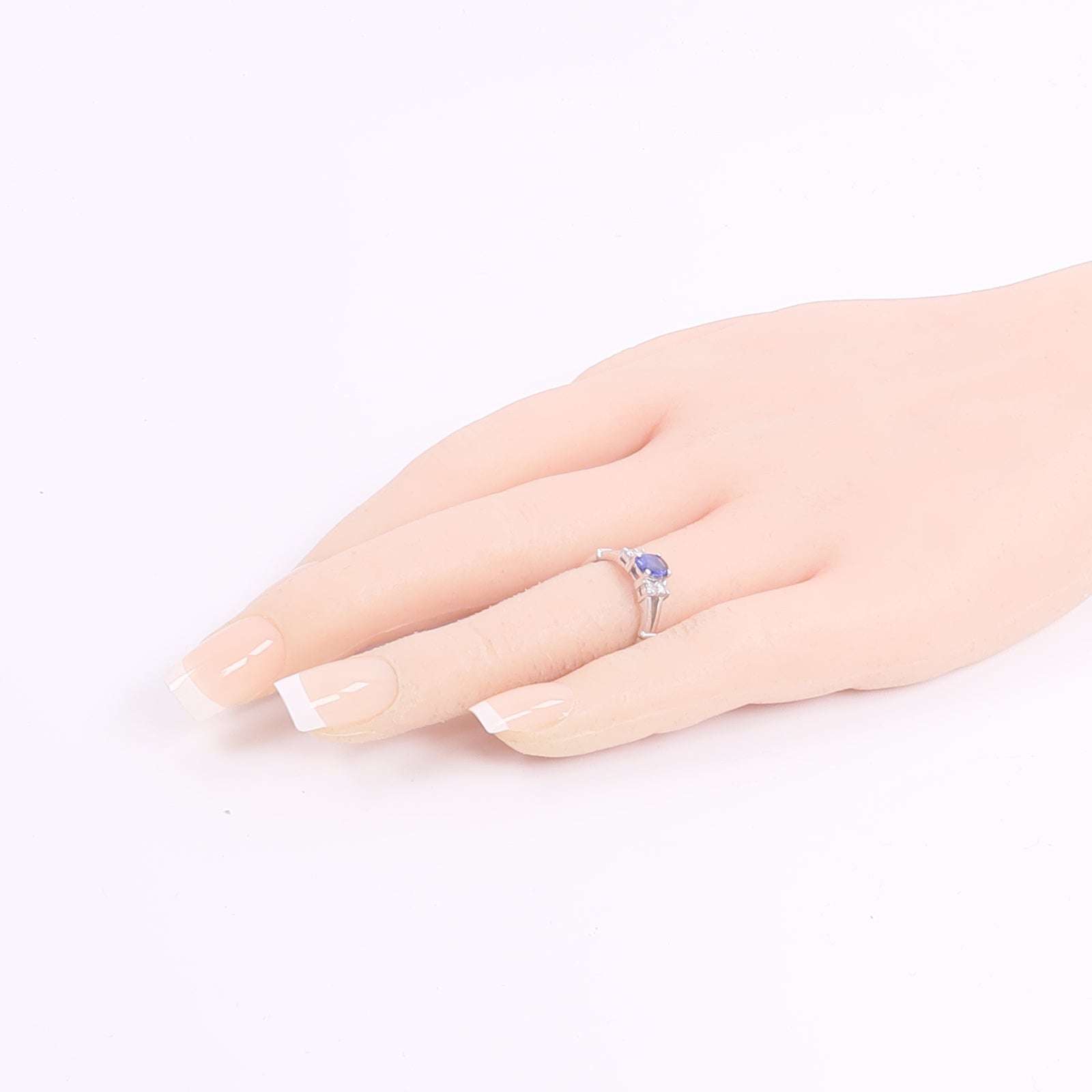 JEWELRY 18K白金Sapphire Diamond Ring藍寶石/鑽石戒指