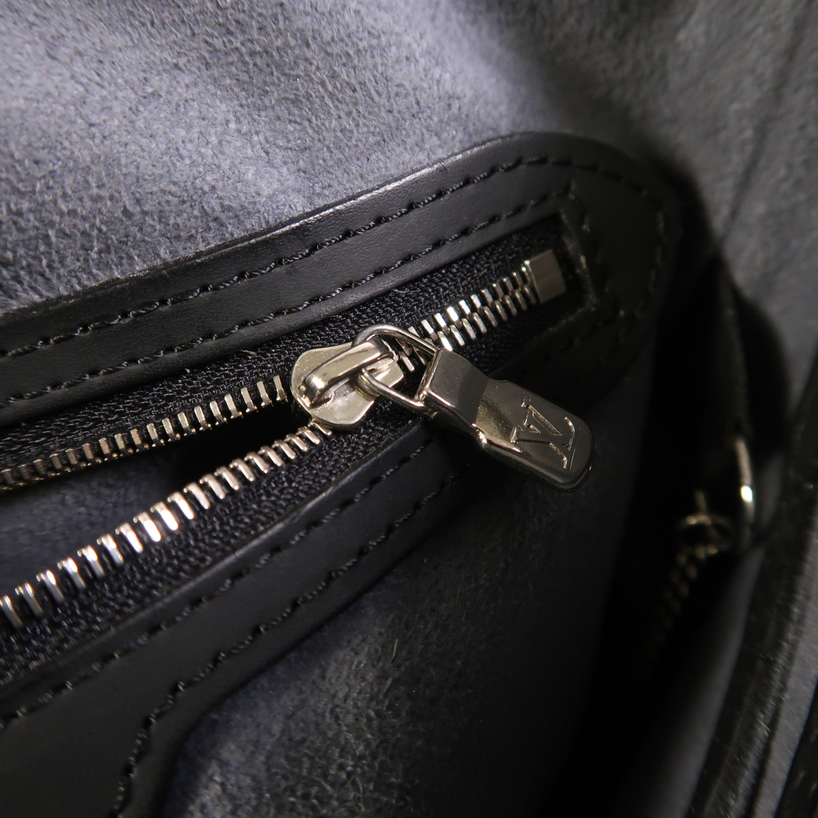 LOUIS VUITTON Epi Bucket PM銀扣肩背袋