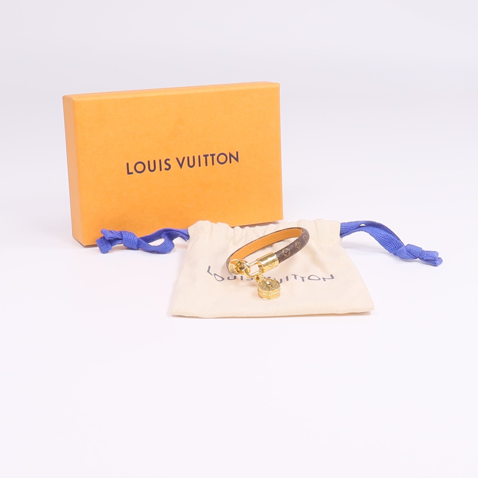 LOUIS VUITTON Monogram Tribute Bracelet金扣手帶