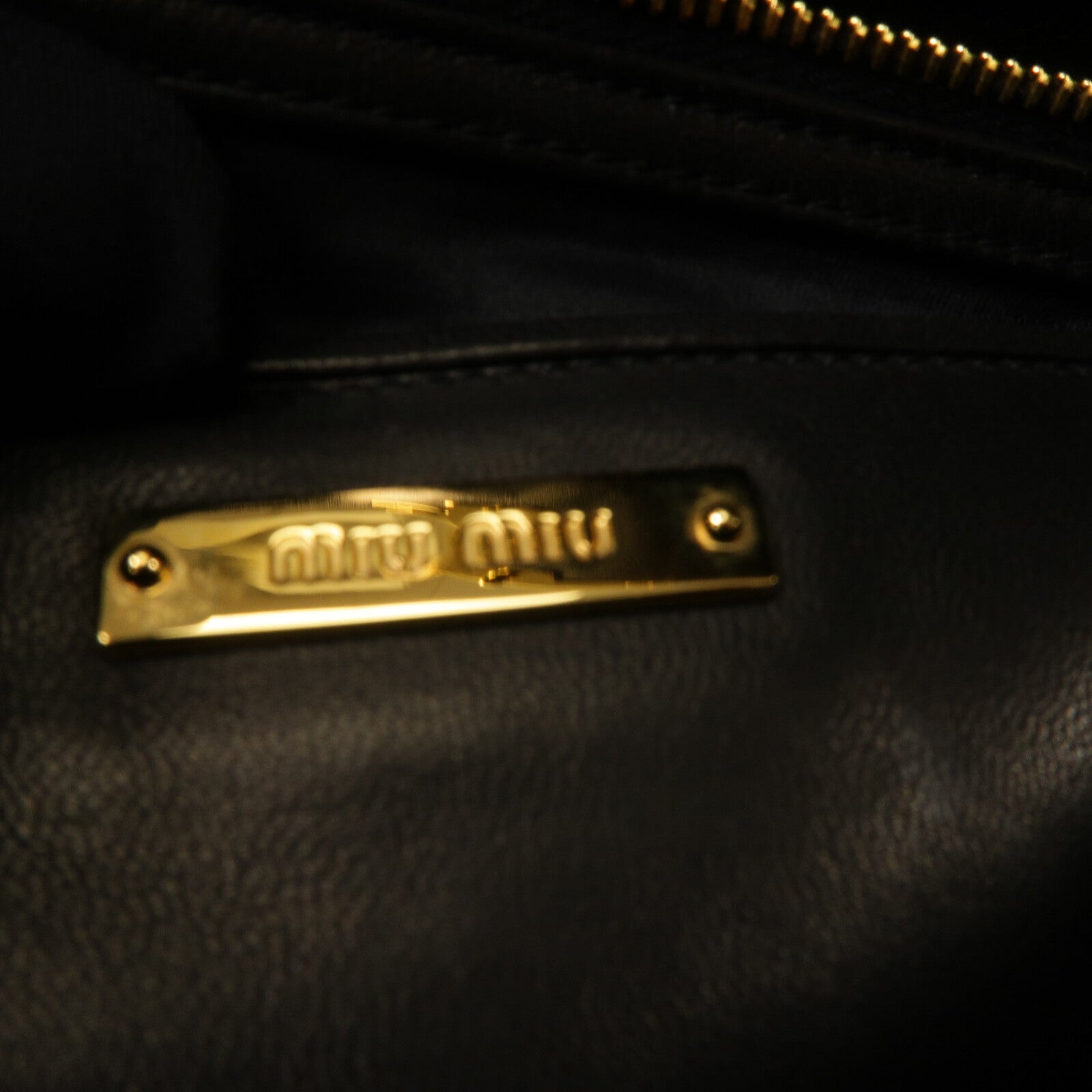 Miu Miu 牛皮皮革Shoulder Bag肩背袋