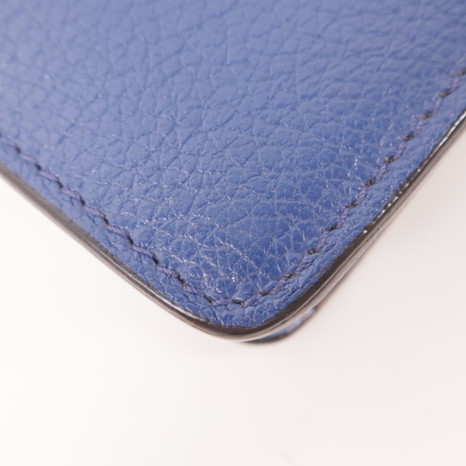 Miu Miu 牛皮皮革Shoulder Bag金扣肩背袋