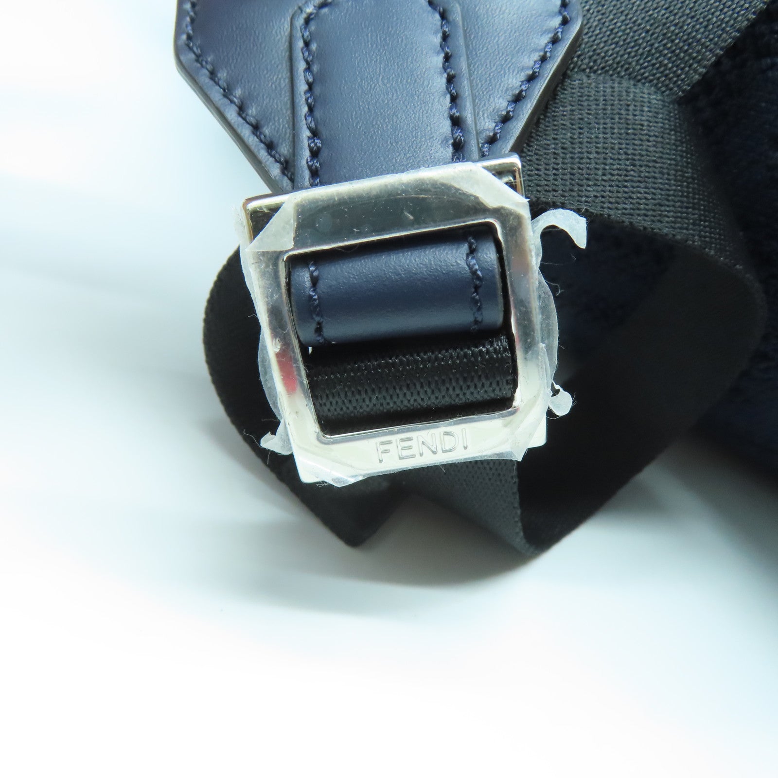 FENDI 【激減優惠】帆布Strike Medium Backpack銀扣背包深藍色