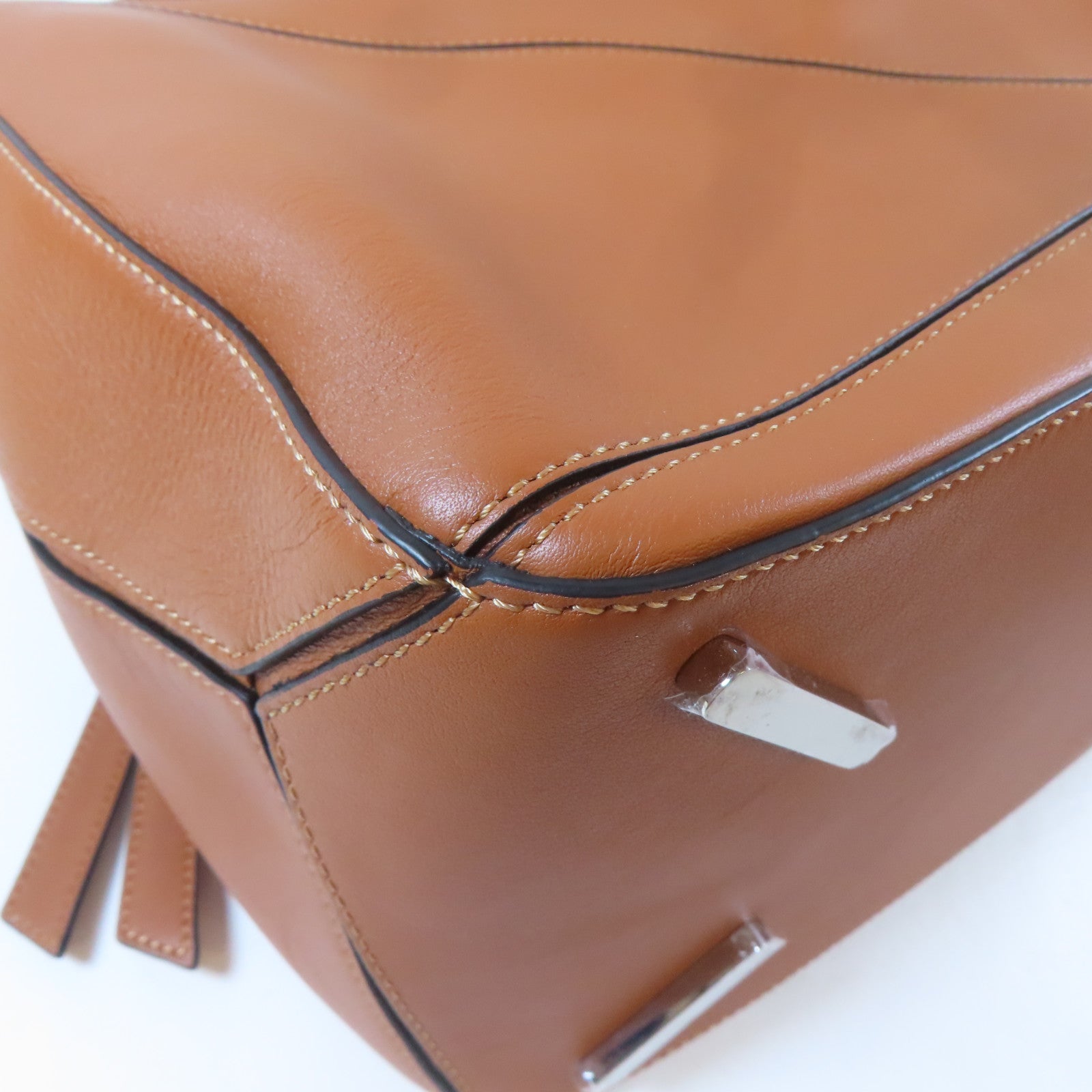 LOEWE 牛皮皮革Puzzle Large銀扣手挽肩背兩用袋啡色