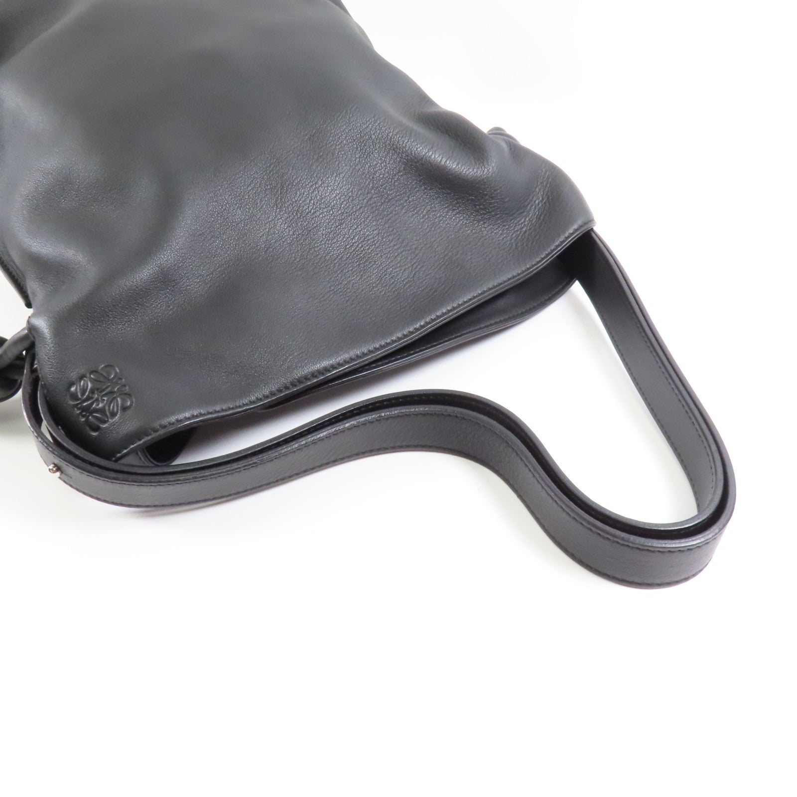 LOEWE 牛皮皮革Flamenco銀扣肩背袋