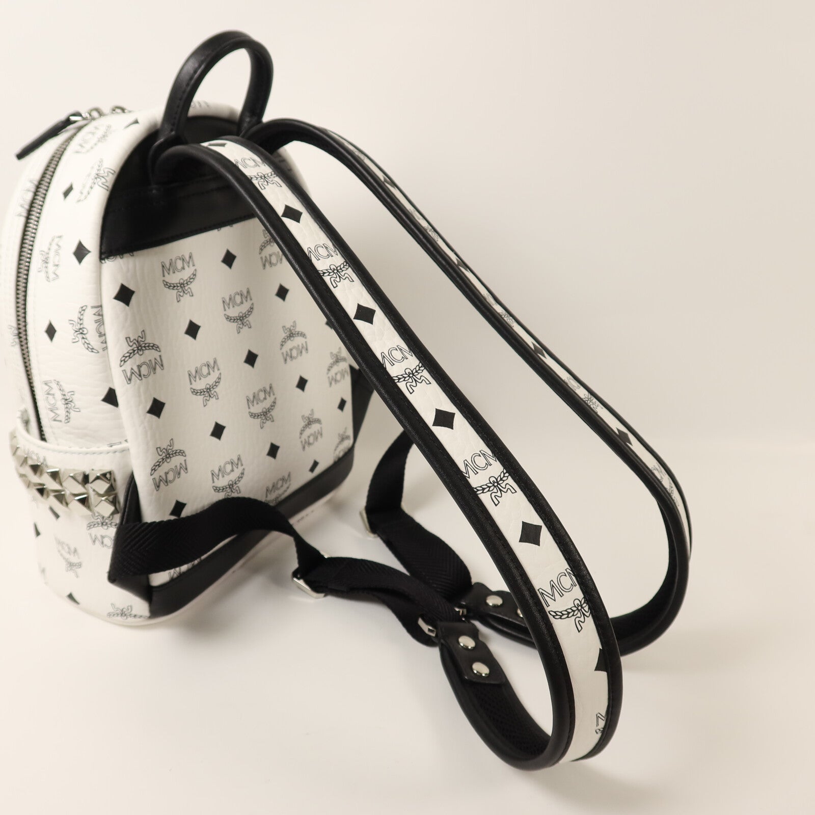 MCM 塗屠帆布Backpack銀扣背包