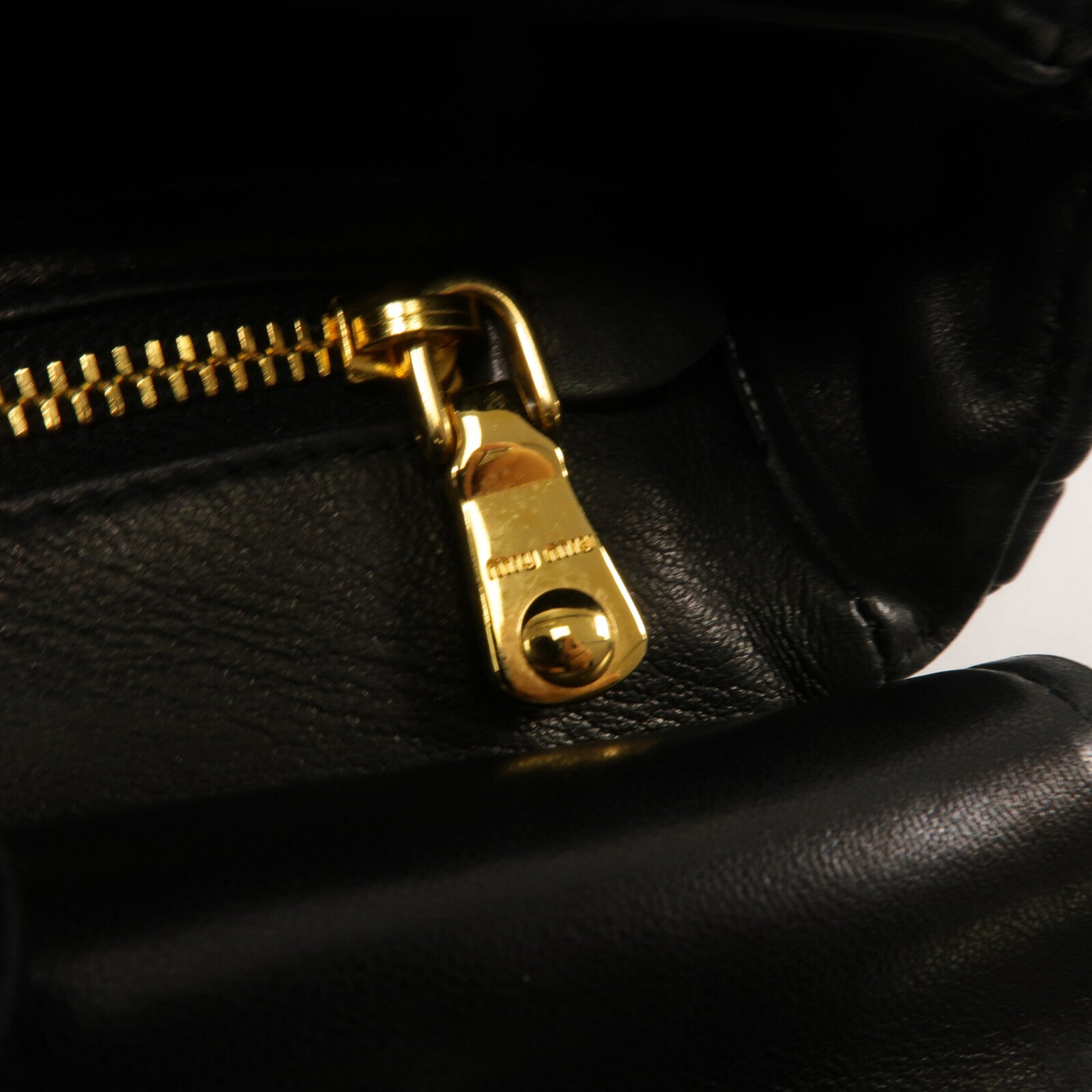 Miu Miu 牛皮皮革Shoulder Bag肩背袋