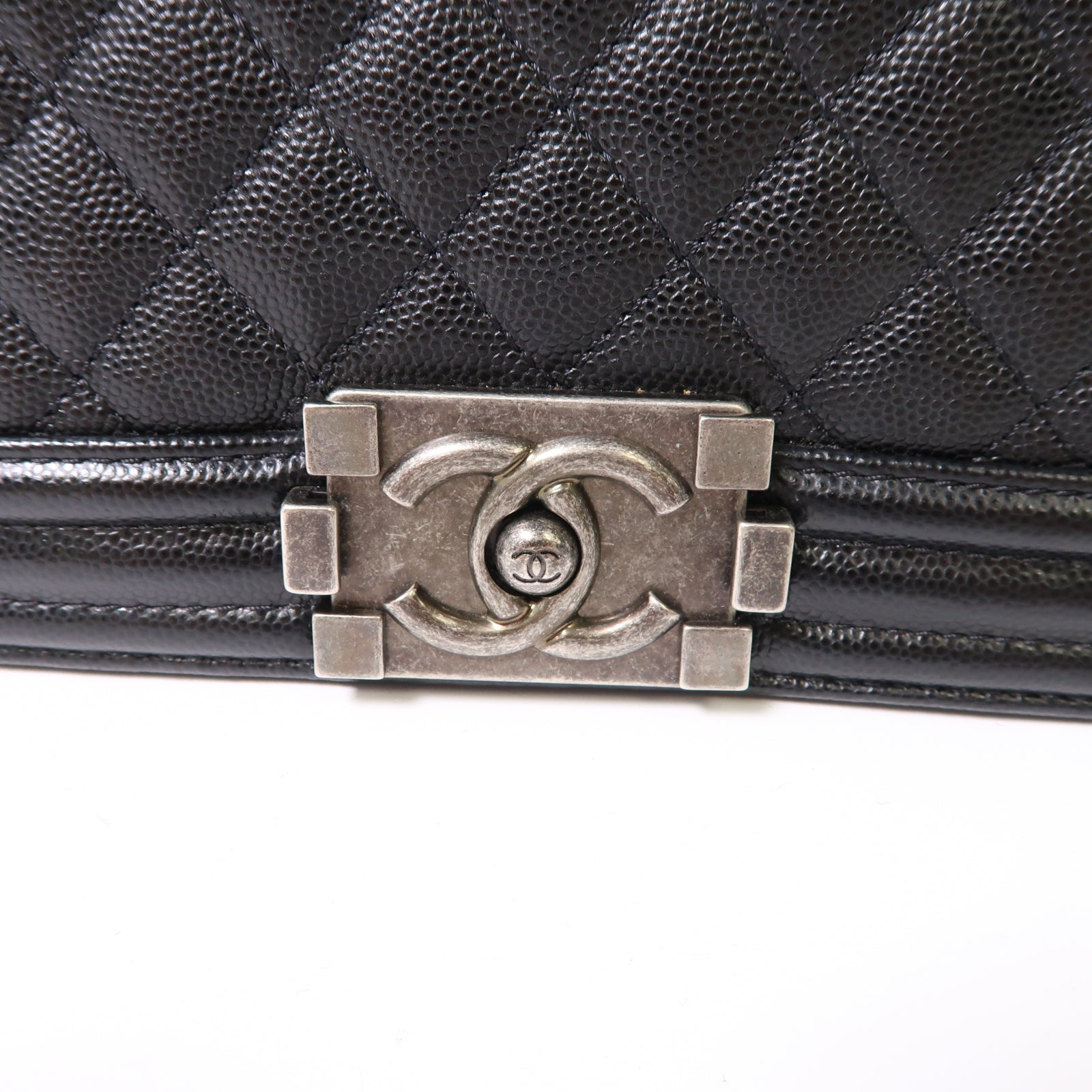 CHANEL 菱格牛皮皮革Boy銀扣肩背袋黑色