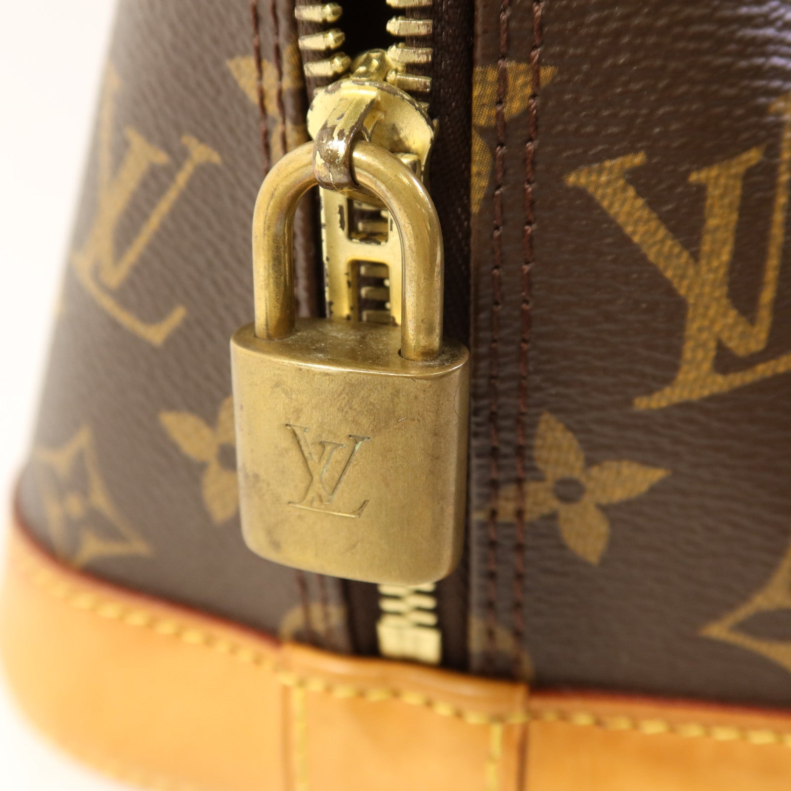 LOUIS VUITTON Monogram Alma金扣手挽袋