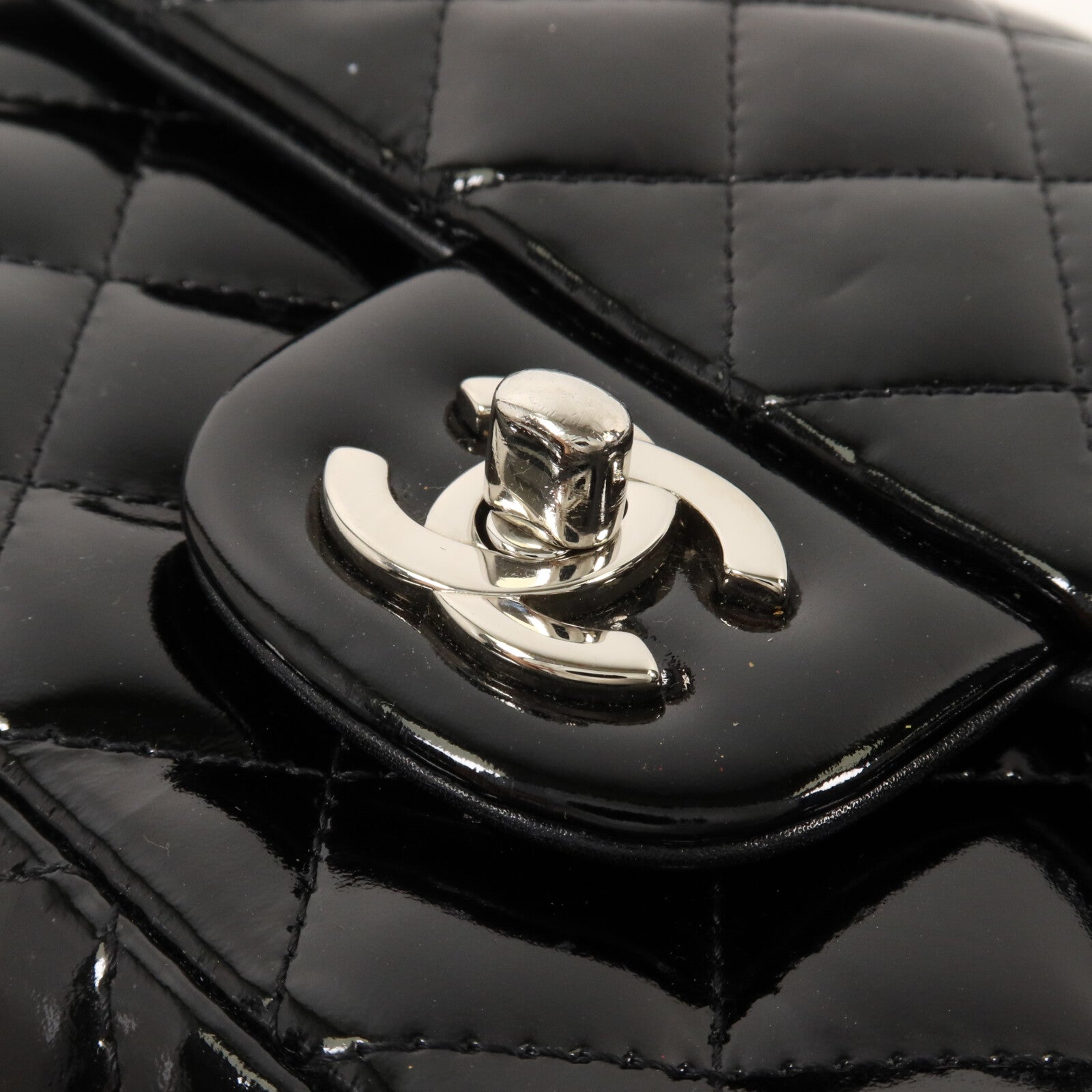 CHANEL 漆皮皮革Mini Classic 20鏈帶肩背袋