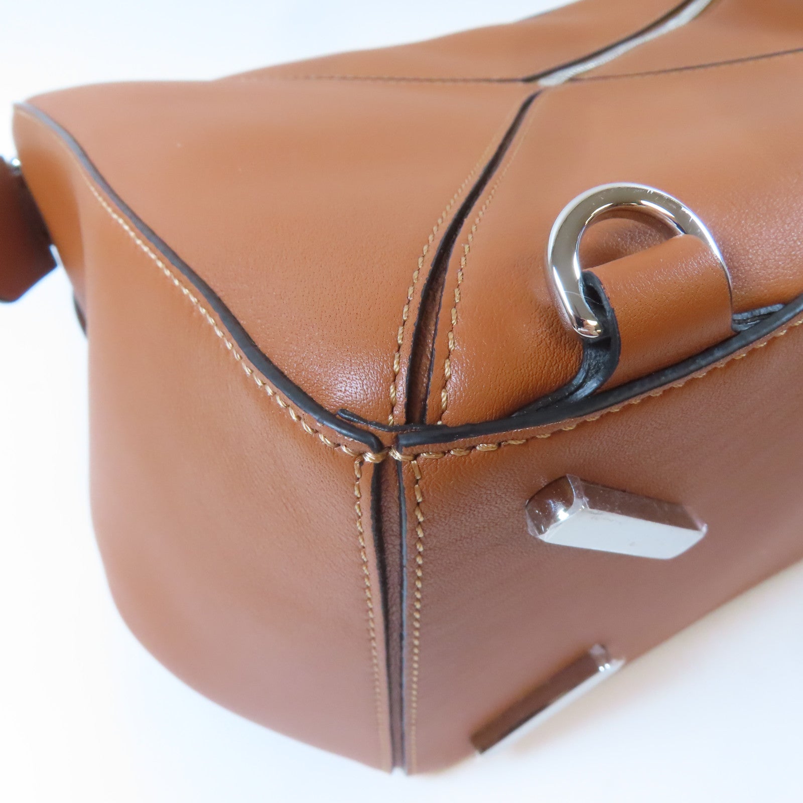LOEWE 牛皮皮革Puzzle Large銀扣手挽肩背兩用袋啡色