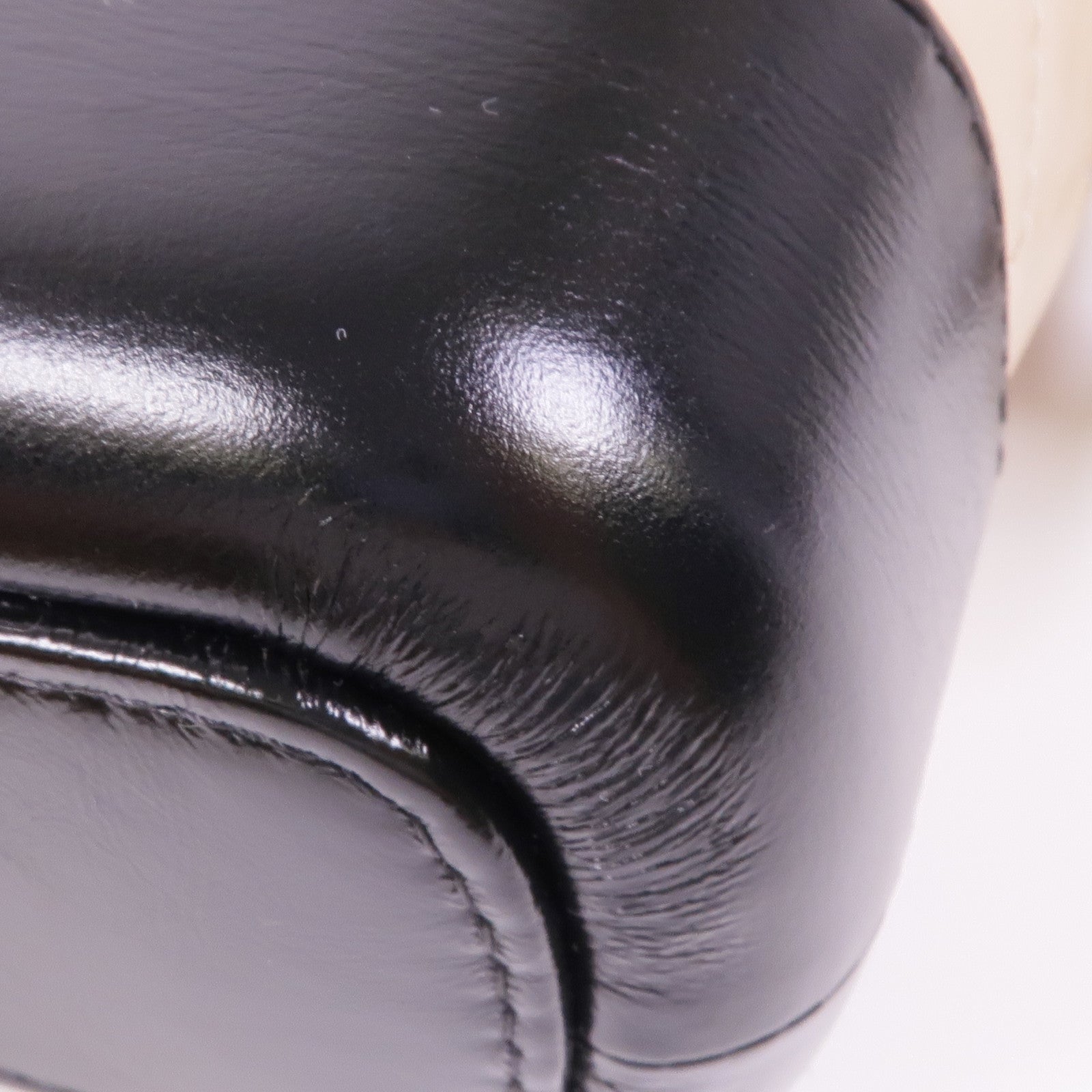 CHANEL 牛皮皮革Gabrielle Smal鏈帶肩背袋