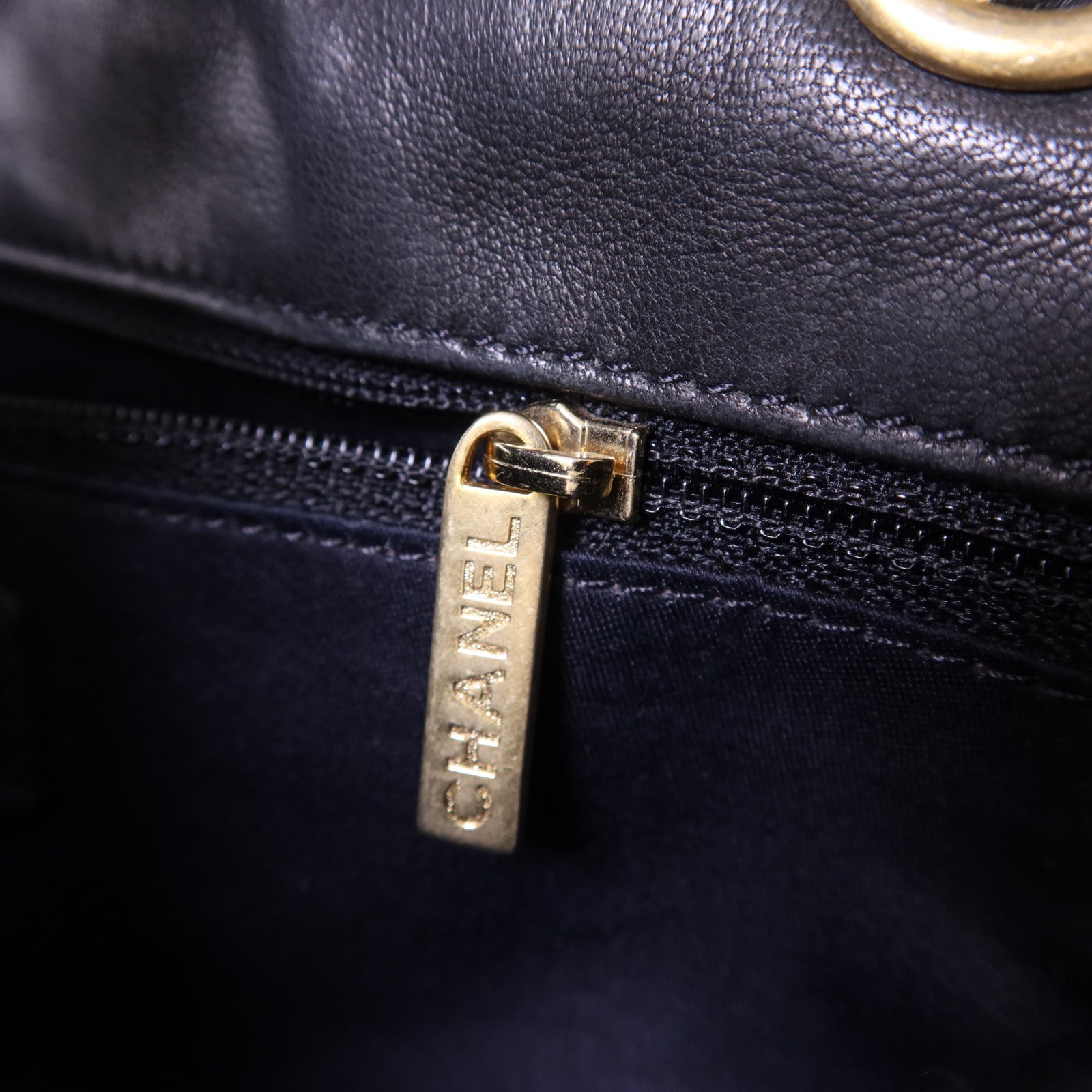CHANEL 牛皮皮革Chain Shoulder Bag金扣鏈帶肩背袋