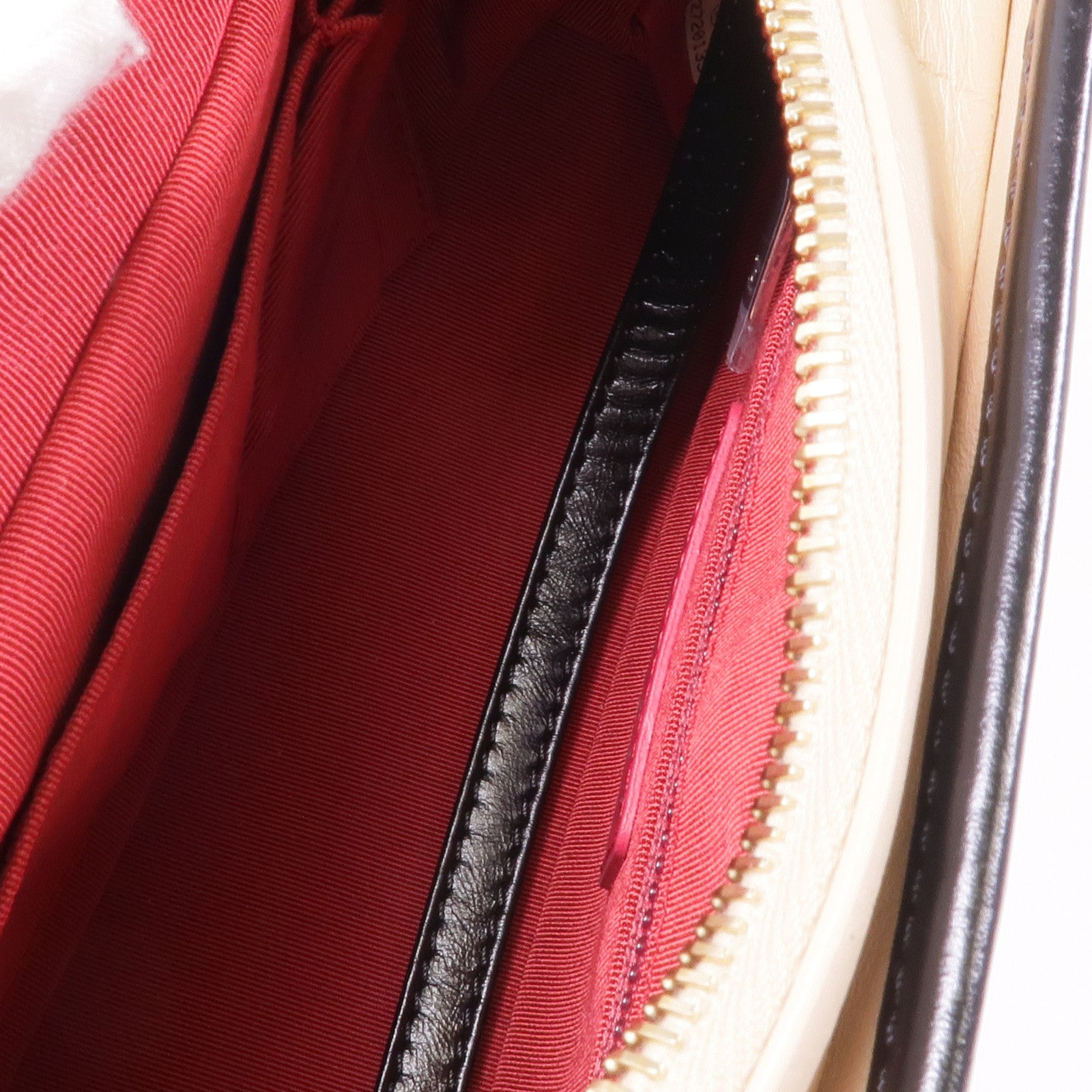 CHANEL 牛皮皮革Gabrielle Smal鏈帶肩背袋