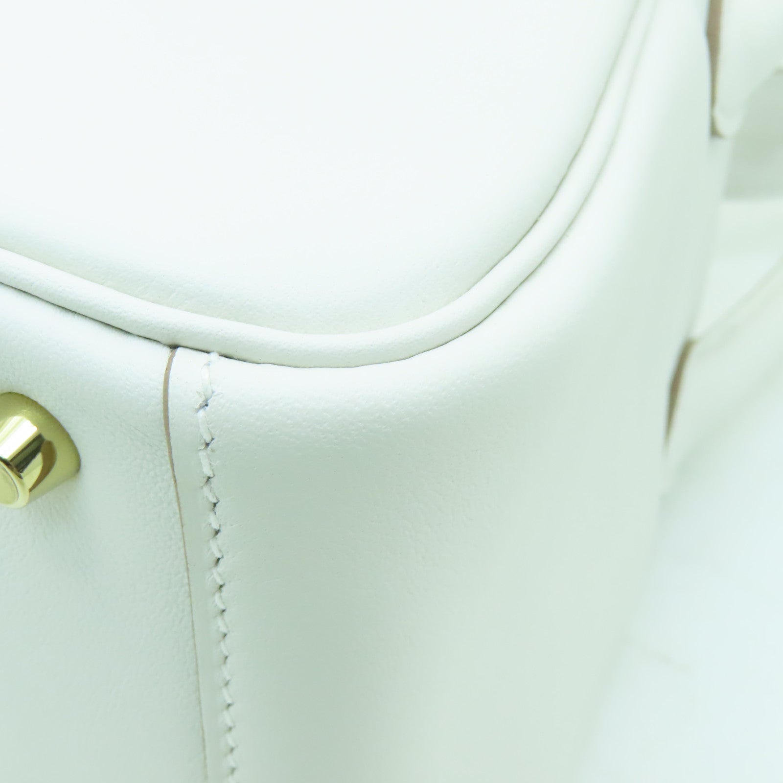 HERMES **【清倉大減價】Swift皮革Mini Lindy金扣手挽肩背兩用袋Gris Pale奶灰色