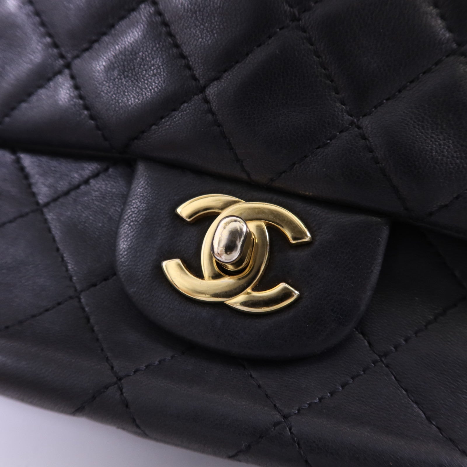 CHANEL 牛皮皮革Chain Shoulder Bag金扣鏈帶肩背袋