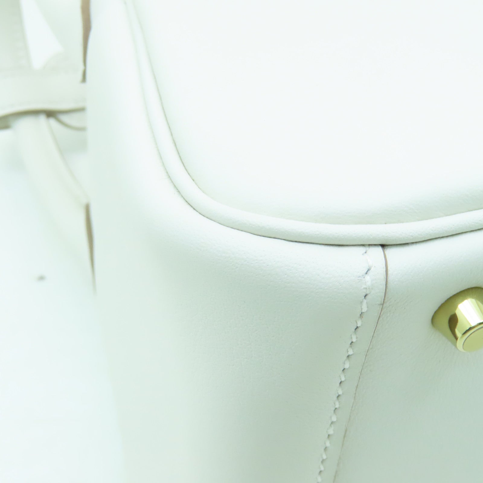 HERMES **【清倉大減價】Swift皮革Mini Lindy金扣手挽肩背兩用袋Gris Pale奶灰色