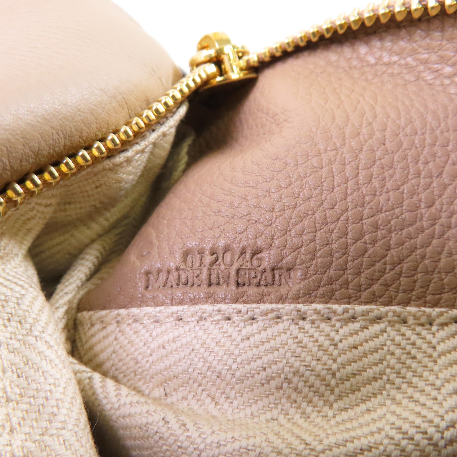 LOEWE 牛皮皮革Puzzle 2Way Shoulder Bag銀扣手挽肩背兩用袋杏色