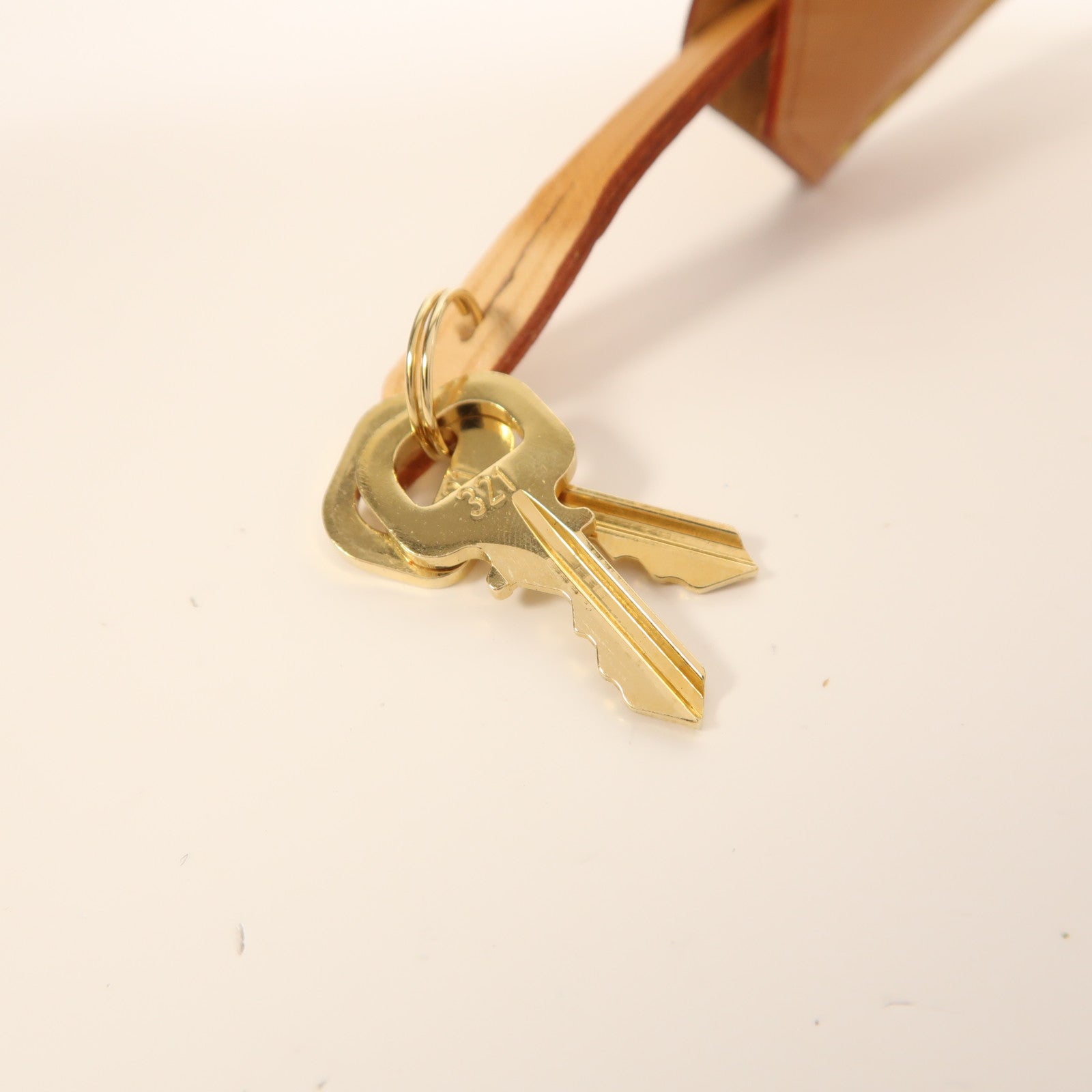 LOUIS VUITTON Monogram Montaigne MM金扣手挽肩背兩用袋